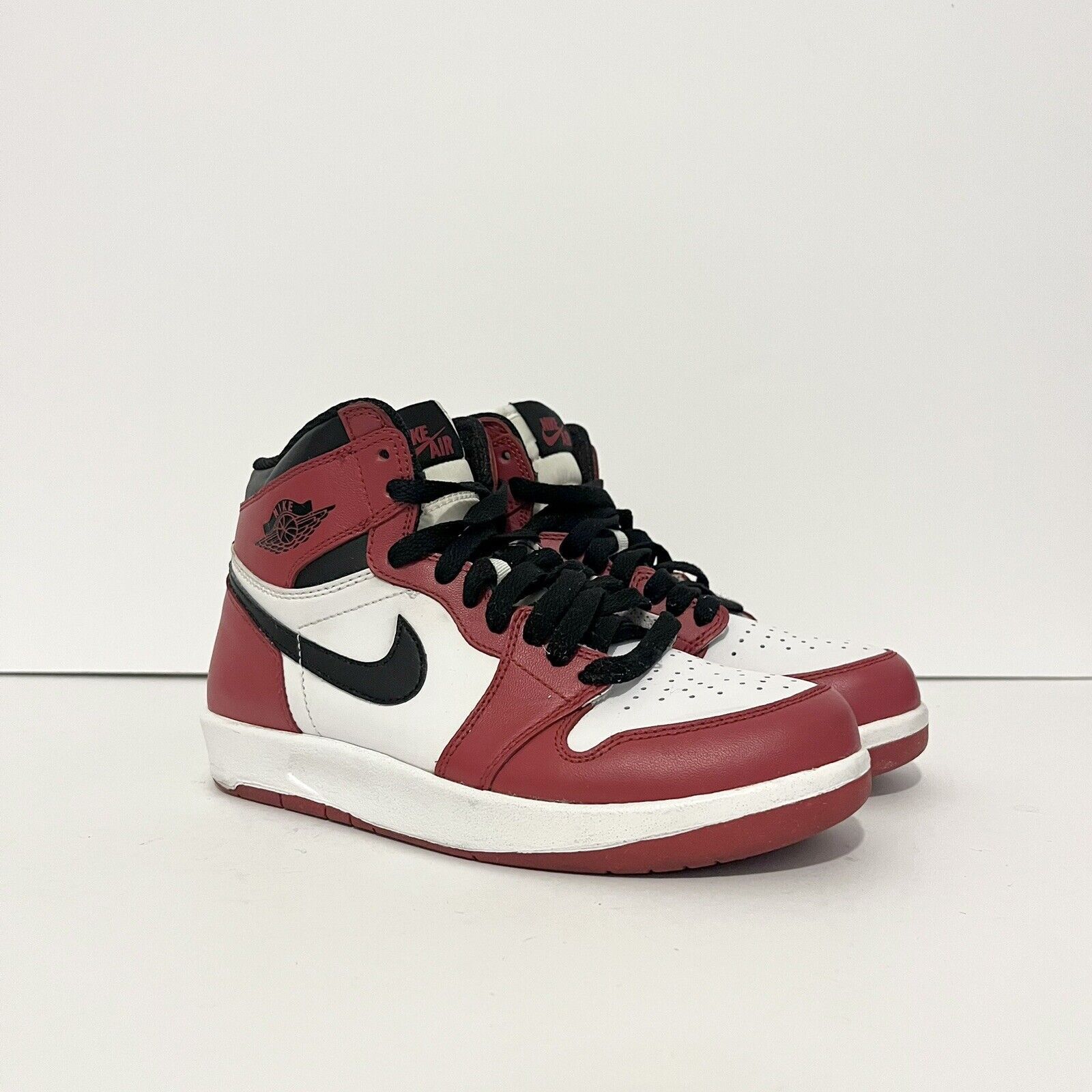 Nike 2015 Nike Air Jordan 1.5 Chicago The Return GS 768862-601 Size US 6 / IT 36 - 3 Thumbnail
