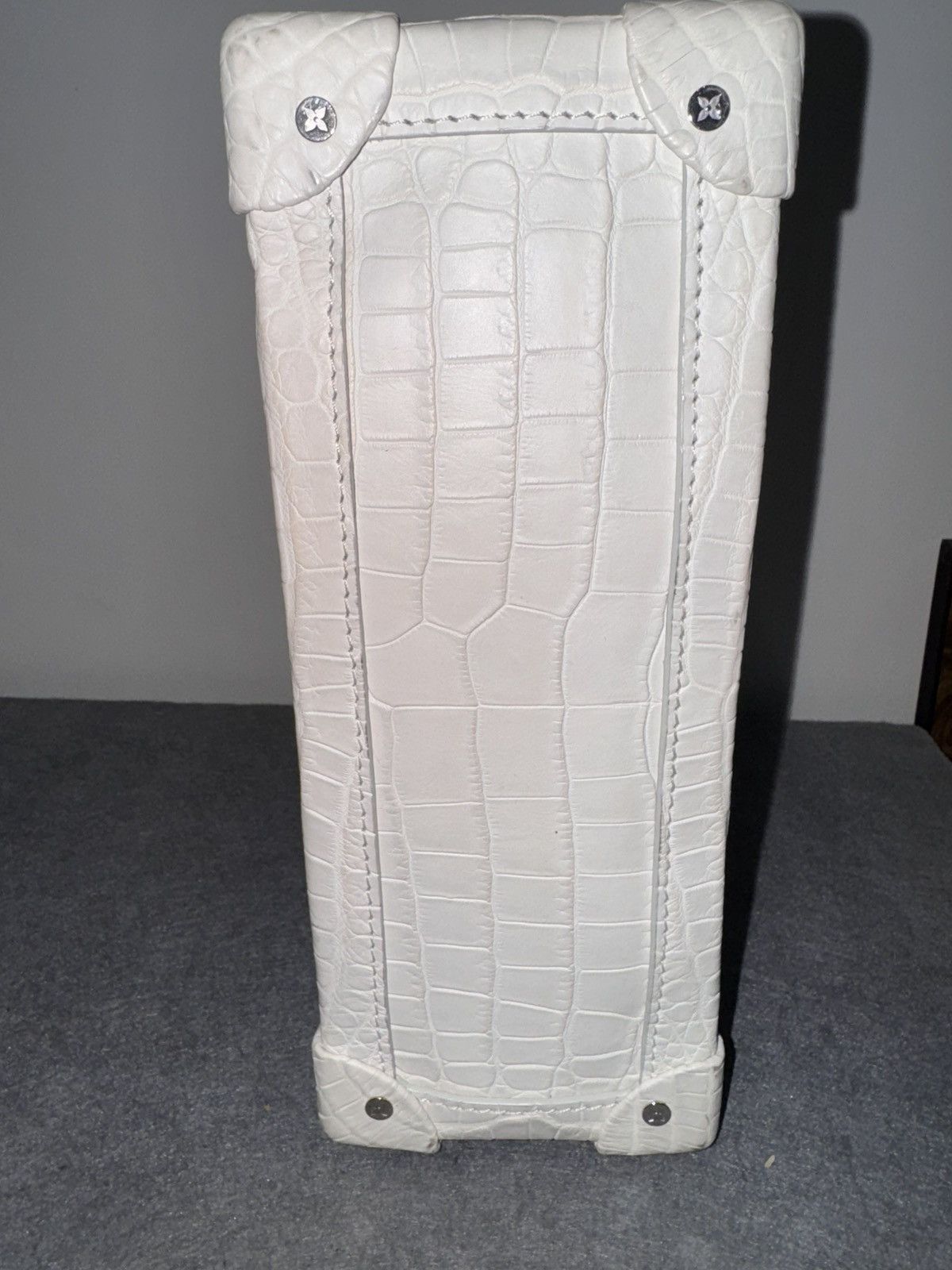 Louis Vuitton CROCODILE 2019 LOUIS VUITTON SOFT TRUNK MATTE WHITE Size ONE SIZE - 7 Thumbnail