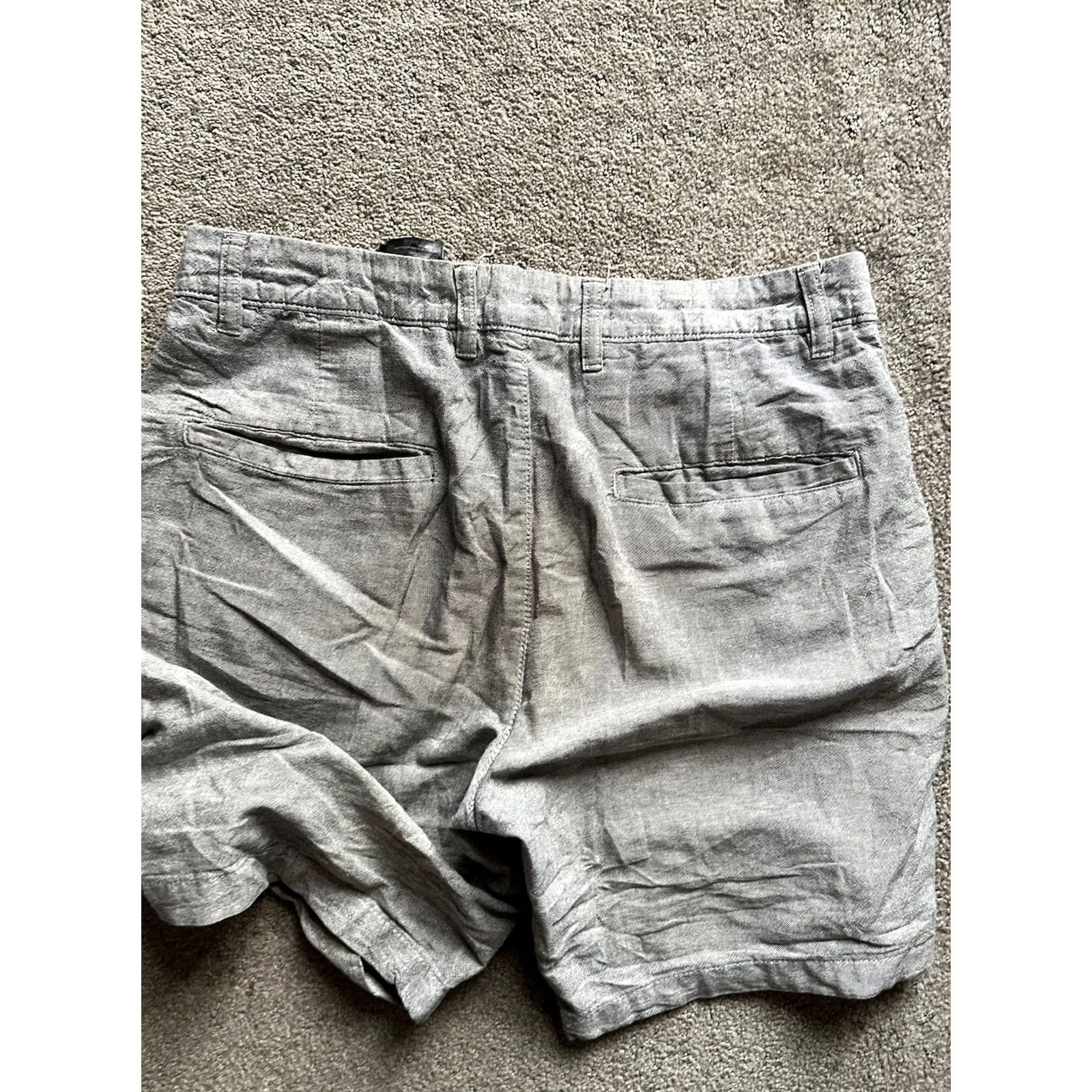 H&M H&M LOGG Chino Shorts Men Size 31 Gray Shorts Zip Fly Button Closure Belt Loops Cotton Regular Front Flat Front Vintage? Size US 31 - 2 Thumbnail