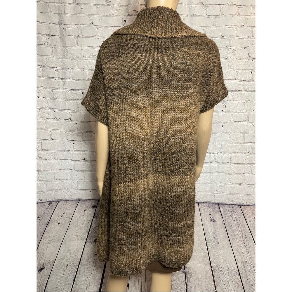 Other Hand Knit Wool Open Front Short Sleeve Grey Ombre Vest Card Size ONE SIZE - 5 Thumbnail