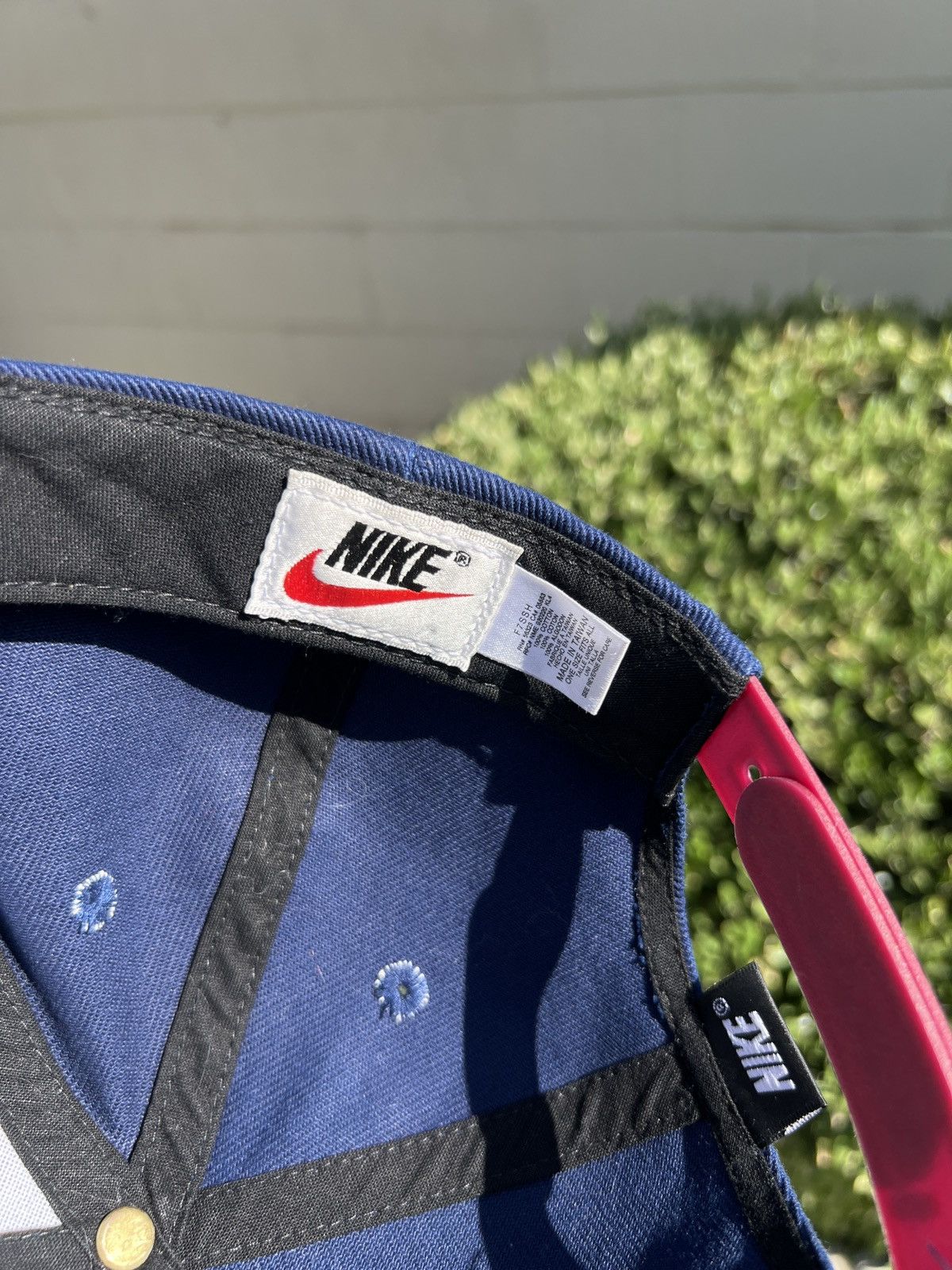 Nike Nike Vintage 90’s Classic Swoosh Script Logo 2 Tone Hat Size ONE SIZE - 7 Thumbnail