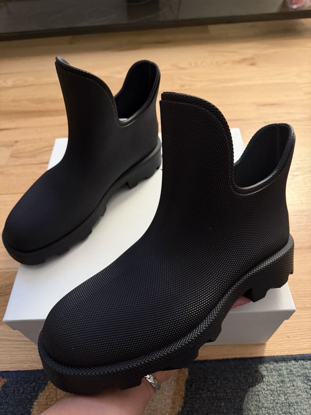 Burberry Burberry Black Textured Boot Size US 9 / EU 42 - 1 Thumbnail