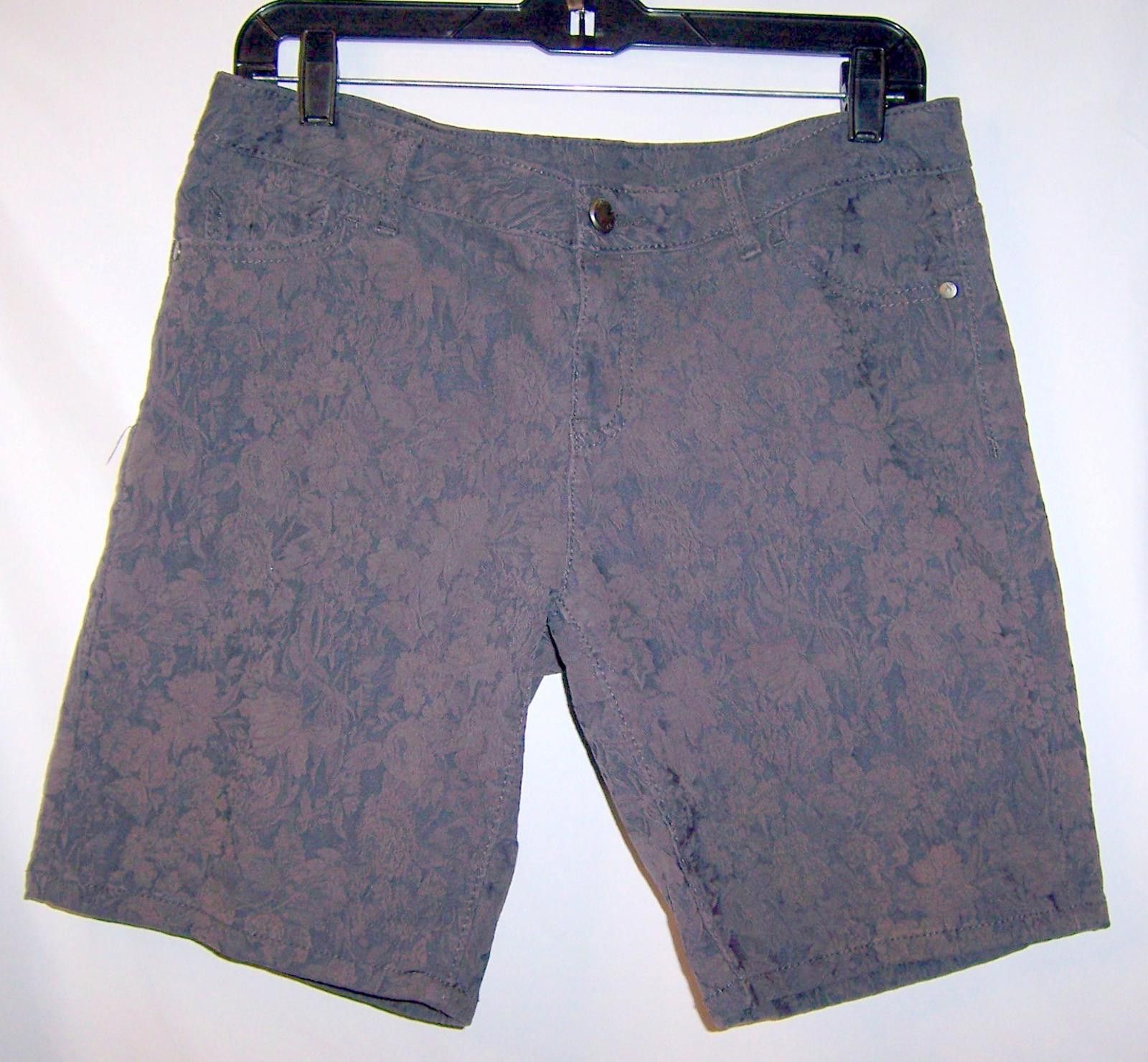 Other Simply Vera Vera Wang Grey Floral Brocade Shorts -Women's 6 Size 28" / US 6 / IT 42 - 1 Thumbnail