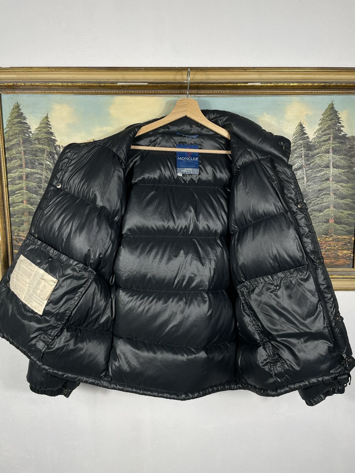Designer × Moncler Moncler Grenoble Giubbotto Black Puffer Hoodie Shiny Drill Size US M / EU 48-50 / 2 - 10 Thumbnail
