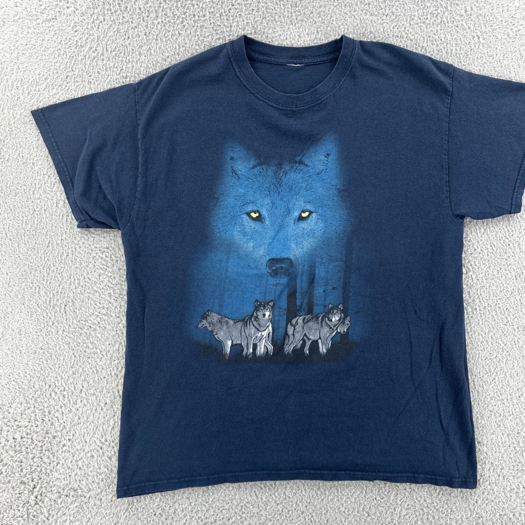 Vintage VINTAGE Wolf Graphic Print Blue Adult Medium Short Sleeve T Shirt 90s Y2K Tee Mens Size US M / EU 48-50 / 2 - 3 Thumbnail