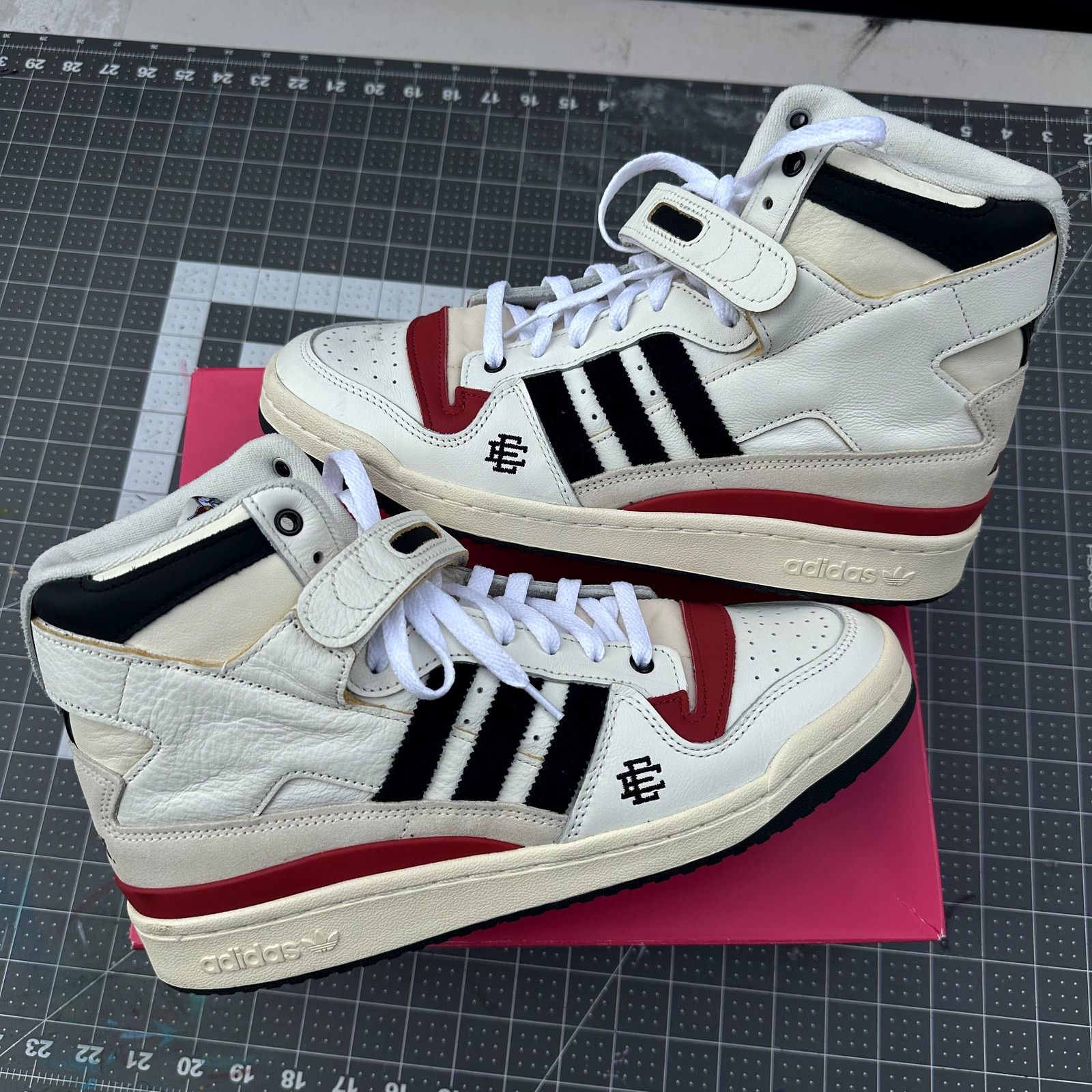 Eric Emanuel Eric Emmanuel x Adidas Forum 84 Size US 9.5 / EU 42-43 - 1 Thumbnail