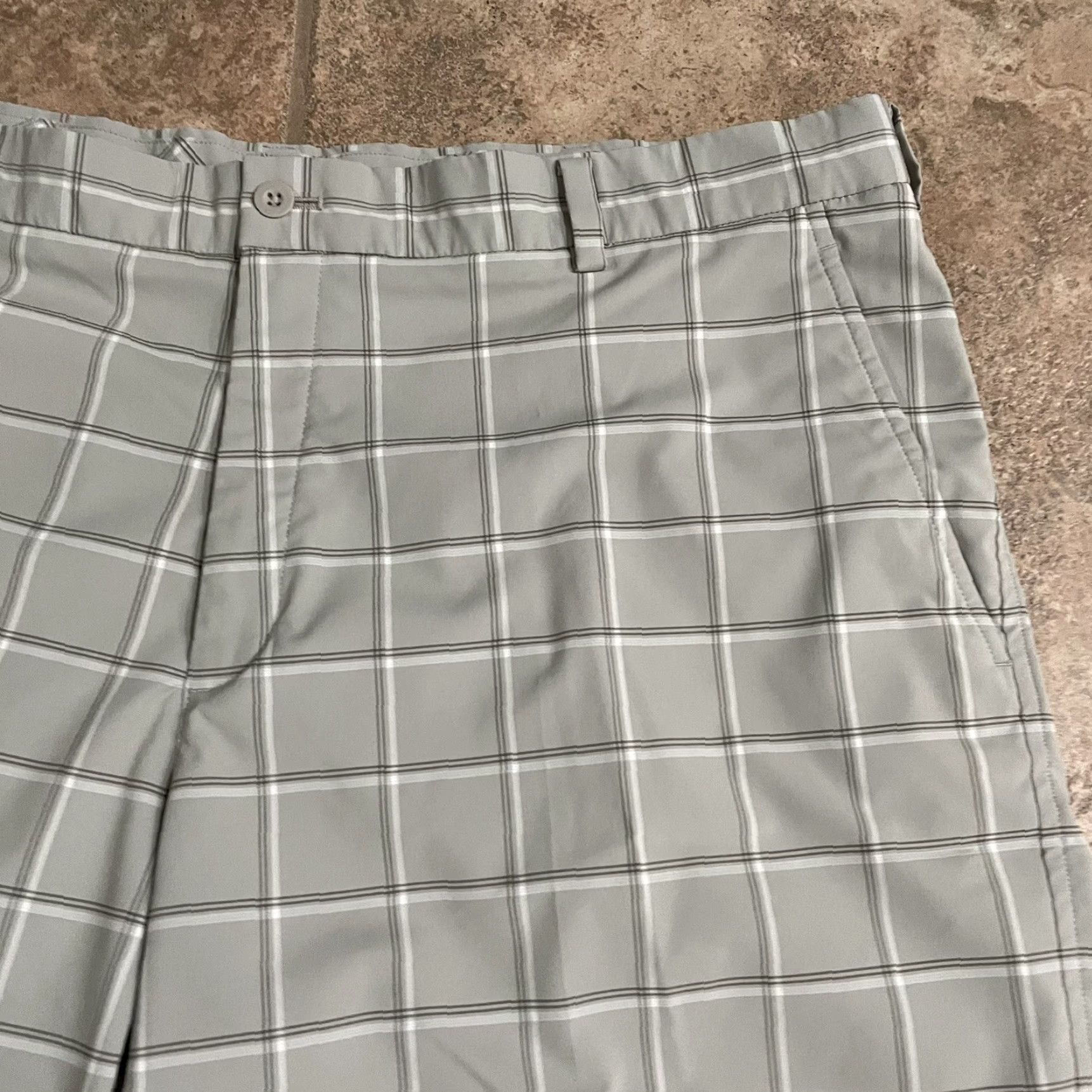 Nike NikeGolf gray plaid shorts Mens Size 40 Size US 40 / EU 56 - 2 Thumbnail