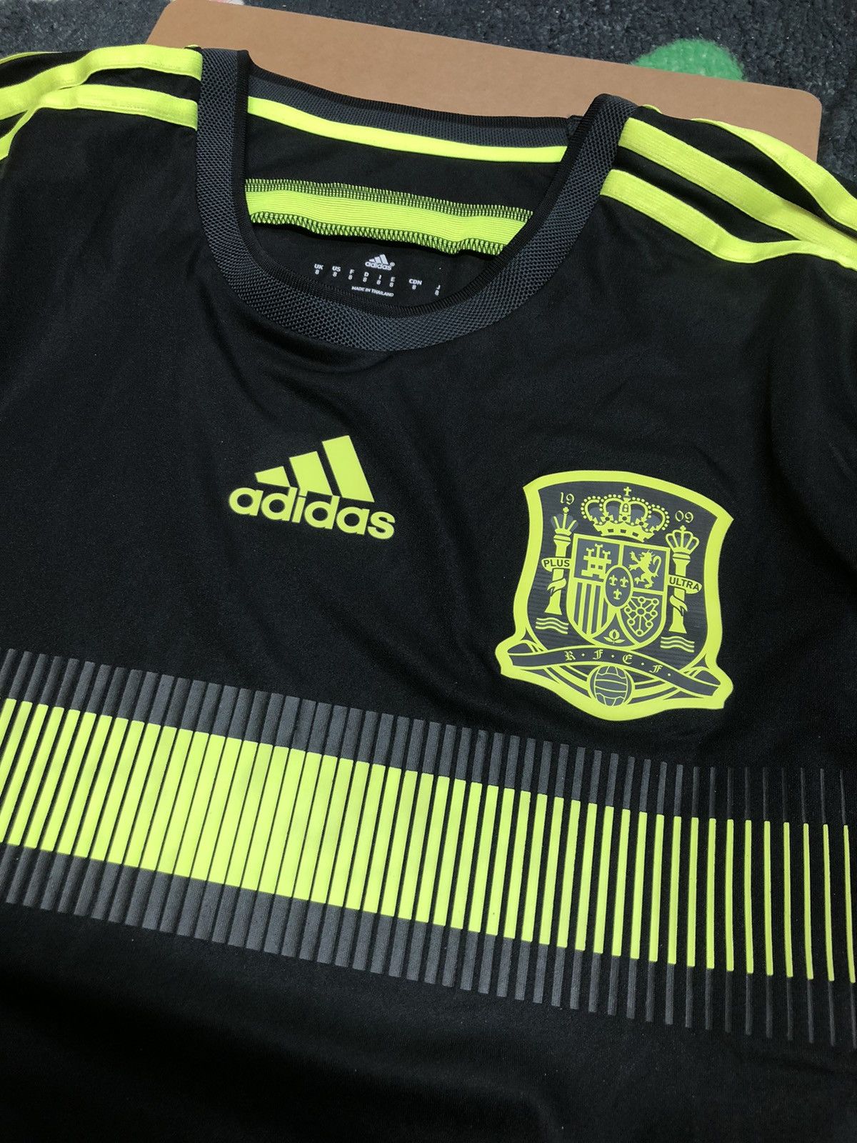 Adidas Spain 14/15 away match spare shirt Size US L / EU 52-54 / 3 - 3 Thumbnail