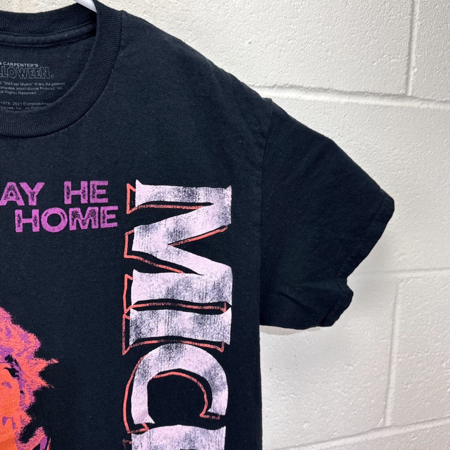 Camel VINTAGE Halloween The Day He Came Home Michael Myers T Shirt Black Medium White Graphic Print Crew Neck Short Sleeve Mens - Size US M / EU 48-50 / 2 - 6 Thumbnail