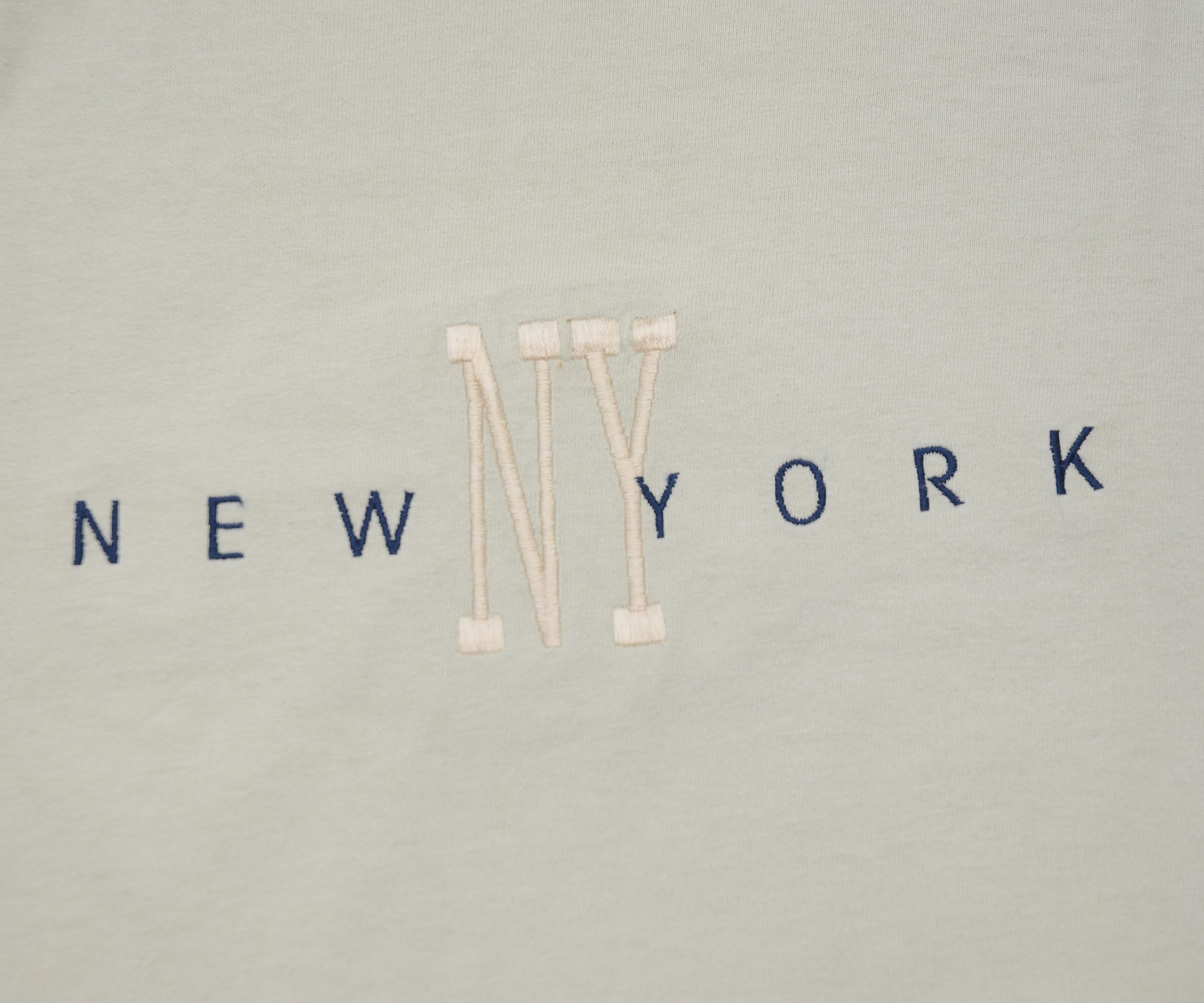 Vintage Vintage Y2K New York City Gildan T-Shirt sz XL Embroider Size US XL / EU 56 / 4 - 6 Thumbnail