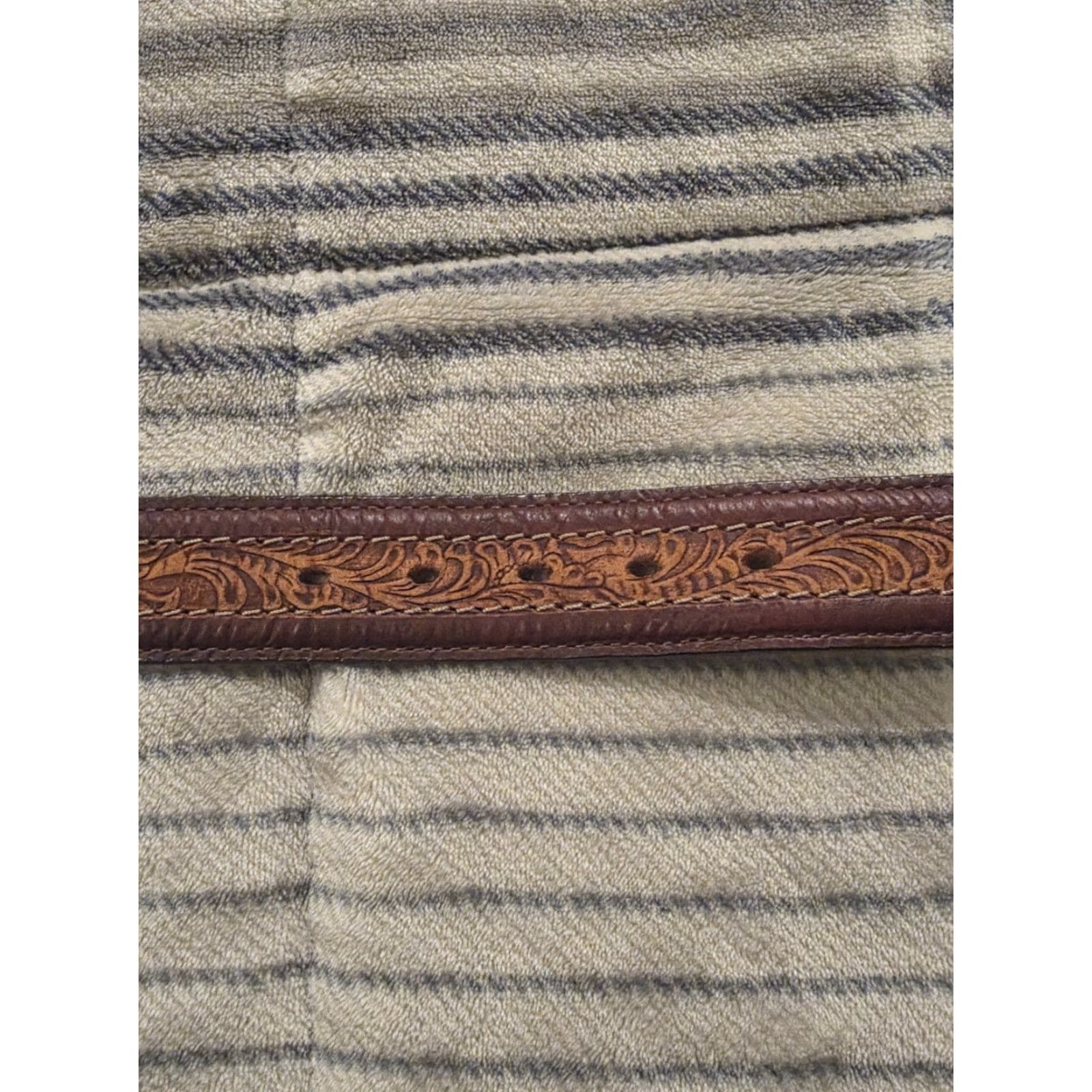 Vintage Justin Belt Western 36 Brown Leather Buckle NWT Mens Made in USA Floral Pattern Buckle Adjustable Top Grain Bison Sheridan Genuine Leather Size US M / EU 48-50 / 2 - 6 Thumbnail