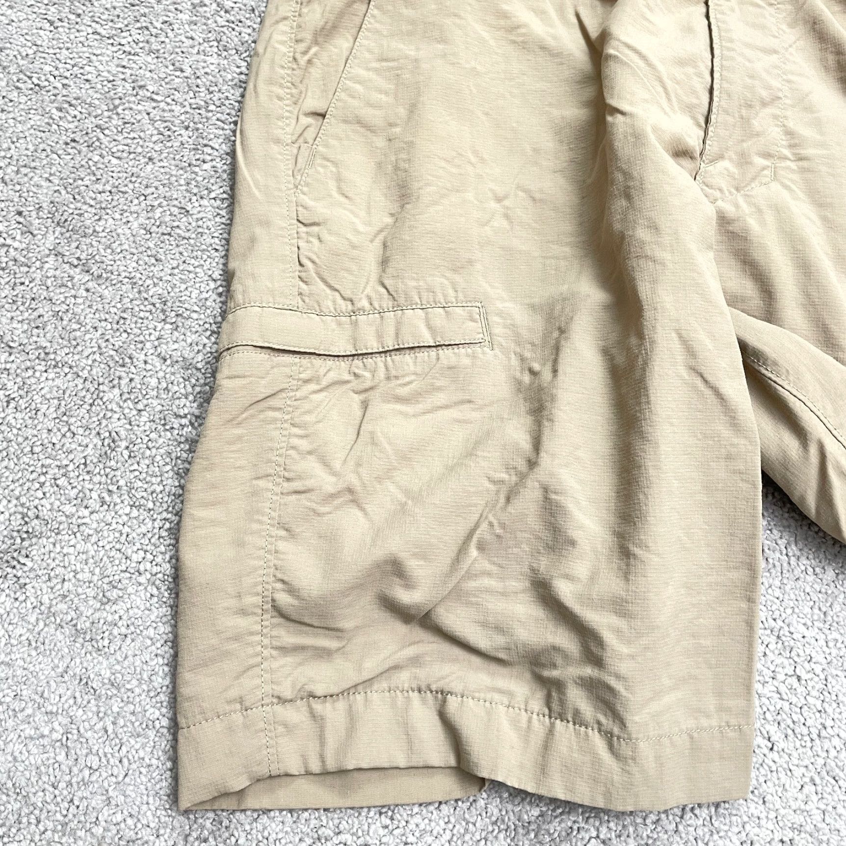 The North Face VINTAGE The North Face Mens Shorts Casual Travel 32 Khaki Nylon Outdoor Breathable Size US 32 / EU 48 - 4 Thumbnail
