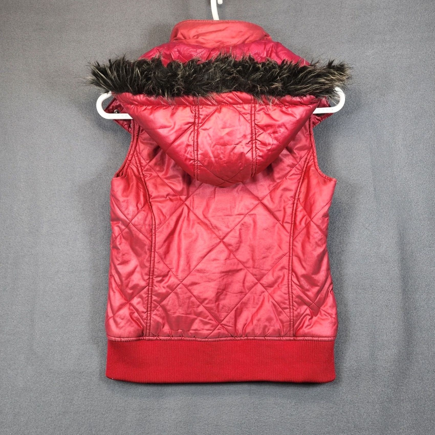 Ariat Ariat Womens Vest XS Pink Full Zip Quilted Puffer Faux Fur Trim Pockets Vest Ladies XS Pink Quilted Puffer Vest Size XS / US 0-2 / IT 36-38 - 2 Thumbnail