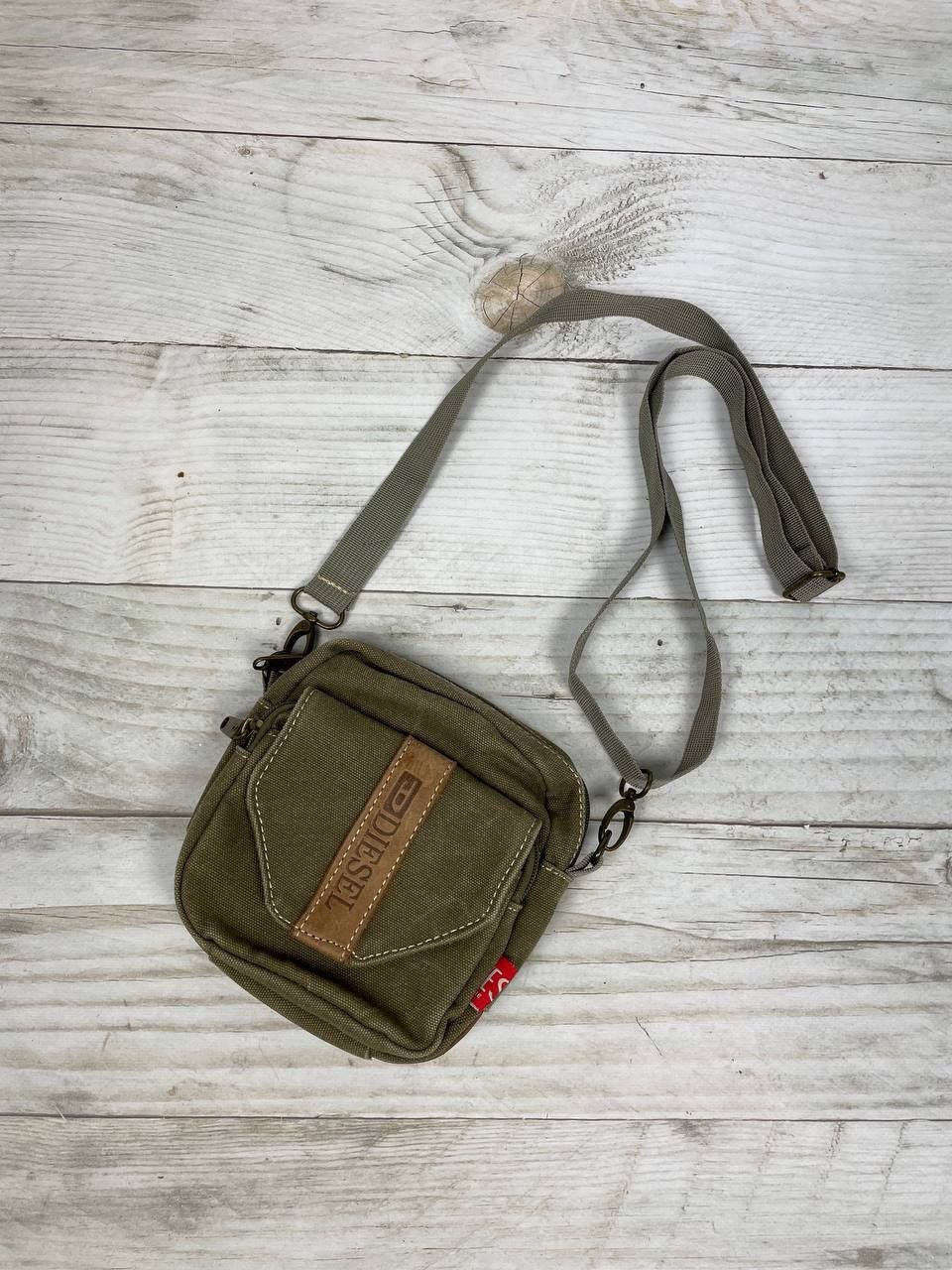 image of Vintage Diesel Messenger Bag Shoulders Y2K Leather Big Logo in Green, Men's