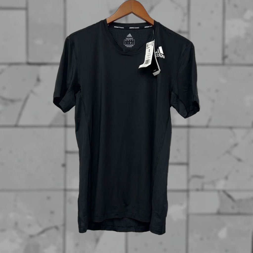 Adidas ADIDAS Techfit Black T-Shirt Mens Size S Activewear Size US S / EU 44-46 / 1 - 1 Thumbnail