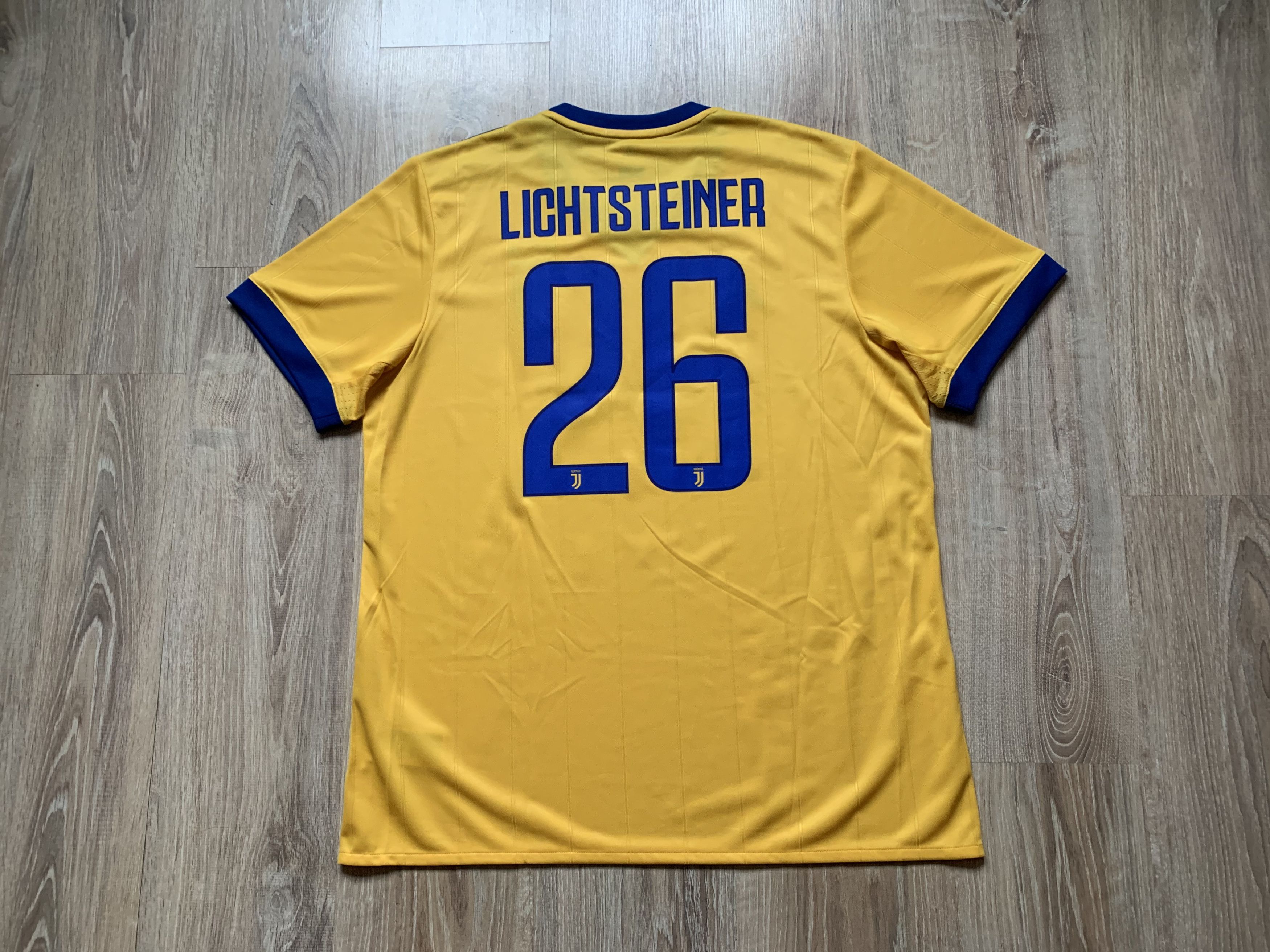 Adidas × Vintage Vintage Adidas Juventus Football Team Lichtsteiner #26 Shirt Size US XL / EU 56 / 4 - 2 Thumbnail