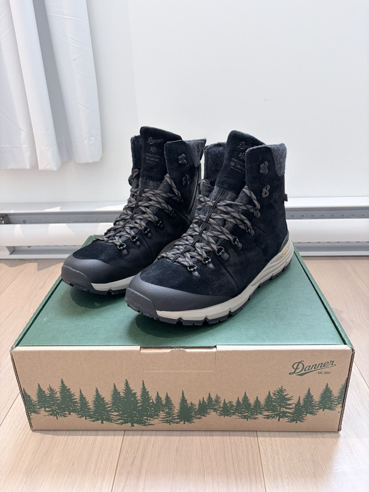 Danner Danner Artic 600 - Near New Size US 12 / EU 45 - 1 Thumbnail