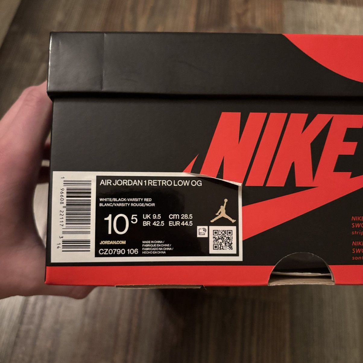 Jordan Brand Jordan 1 Retro Low OG Black Toe Size US 10.5 / EU 43-44 - 14 Thumbnail