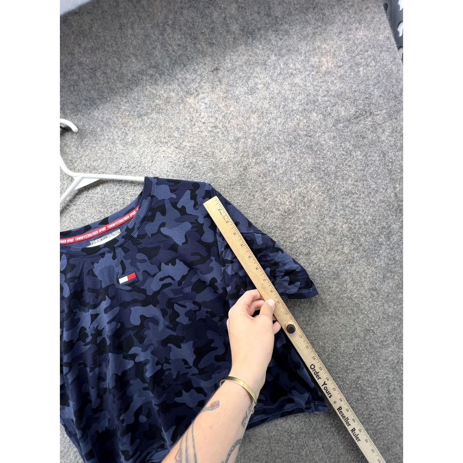 Tommy Hilfiger Tommy Hilfiger Sport Shirt Womens Large Blue Camo Logo Crew Neck Cropped Top Size L / US 10 / IT 46 - 4 Thumbnail