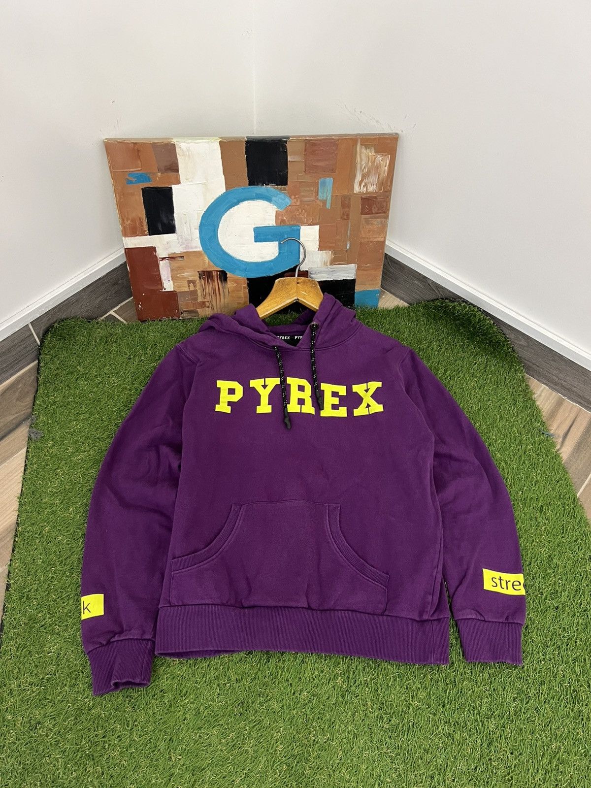Pyrex hoodie Size: S