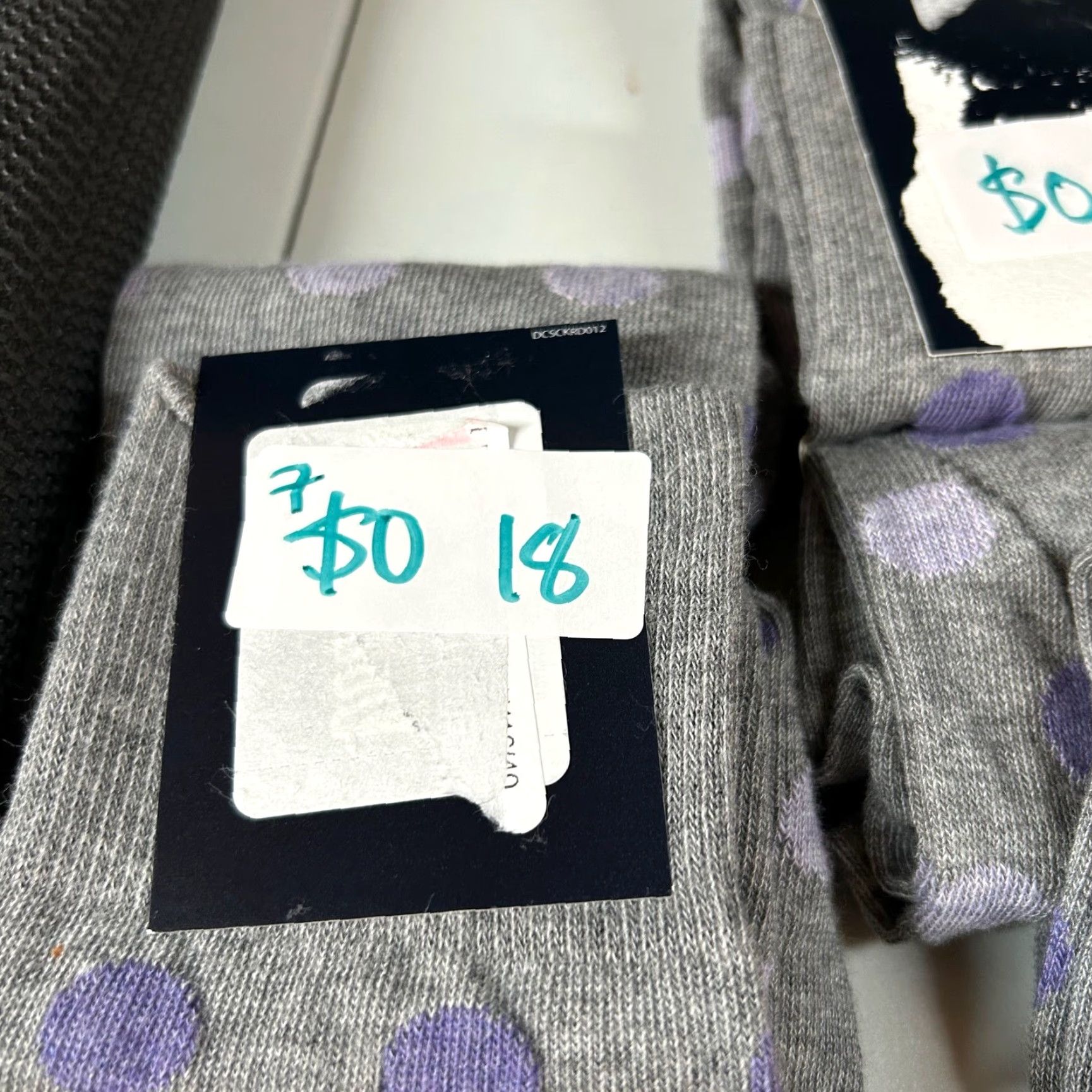 Cremieux VINTAGE Cremieux Italian Cotton Yarn Dress Socks Polka Dot Gray Purple Size 6-12.5 Mens Socks Size ONE SIZE - 6 Thumbnail