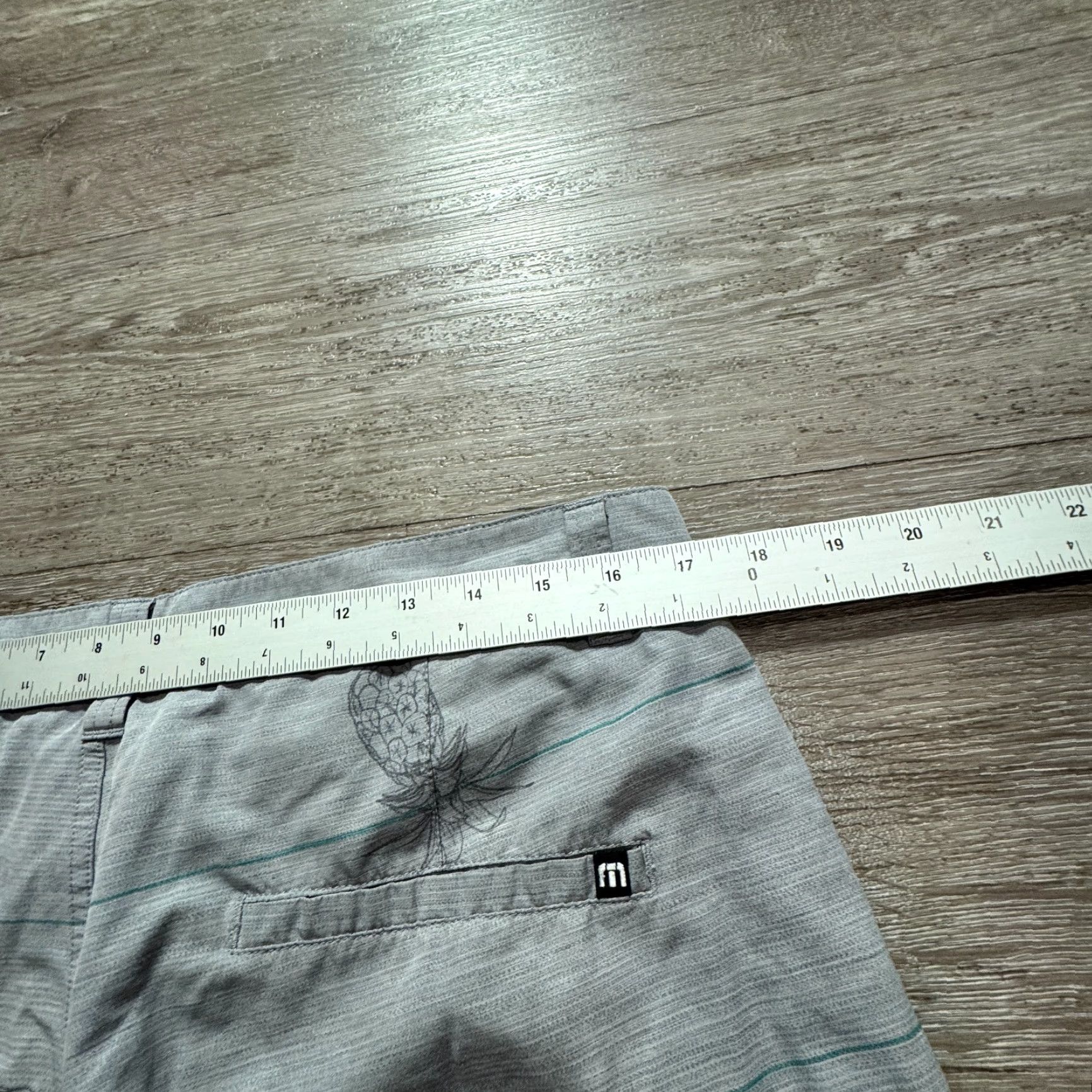 TravisMathew Travis Mathew Shorts Mens 35 Gray Pineapple Graphic Chino Casual Outdoor Summer 35 in Gray Mens Size US 35 - 6 Thumbnail