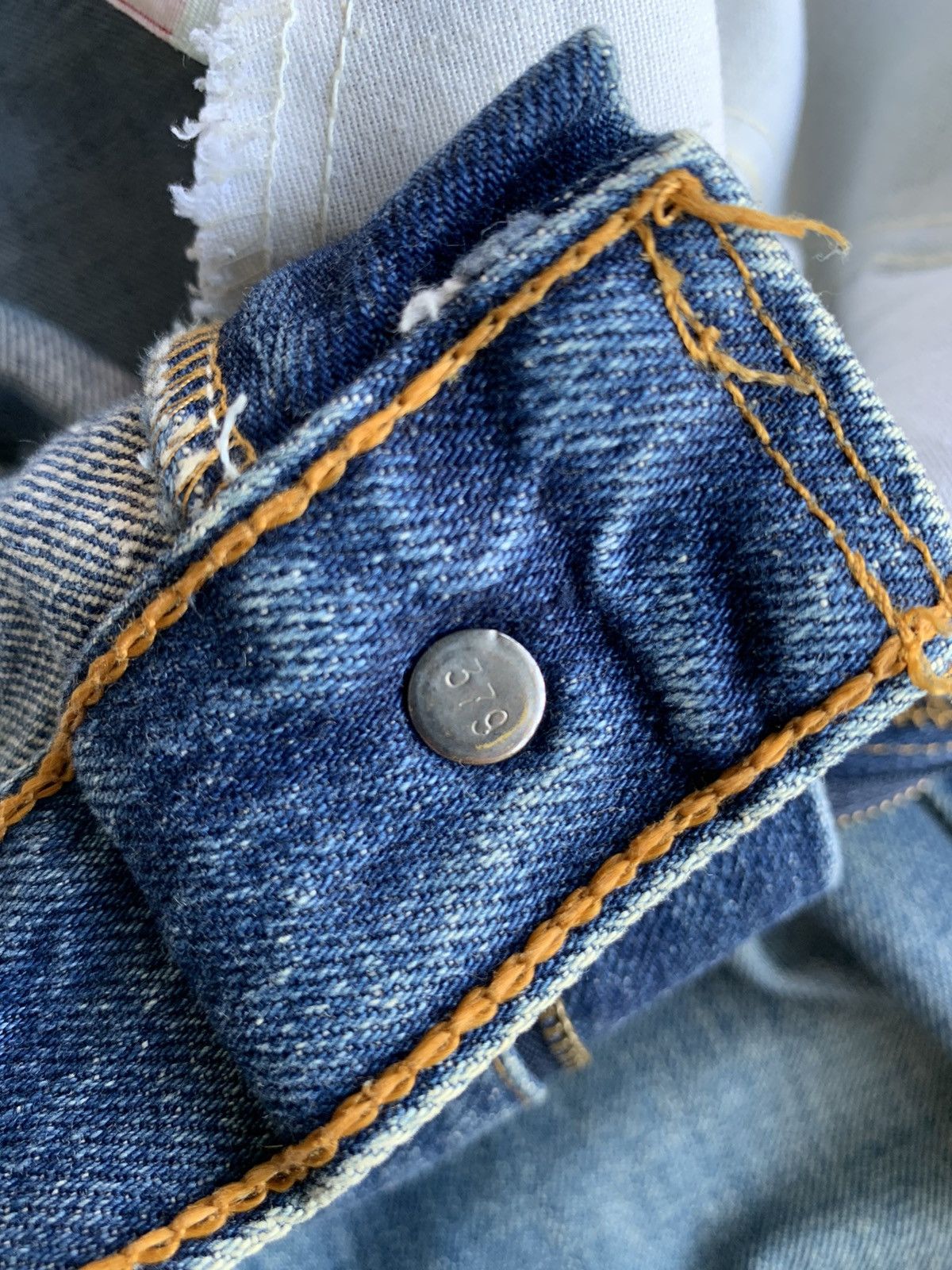 Tornado Mart VINTAGE FLARED LEVIS 646 BOOTCUT DISTRESSED DENIM Size US 32 / EU 48 - 14 Thumbnail