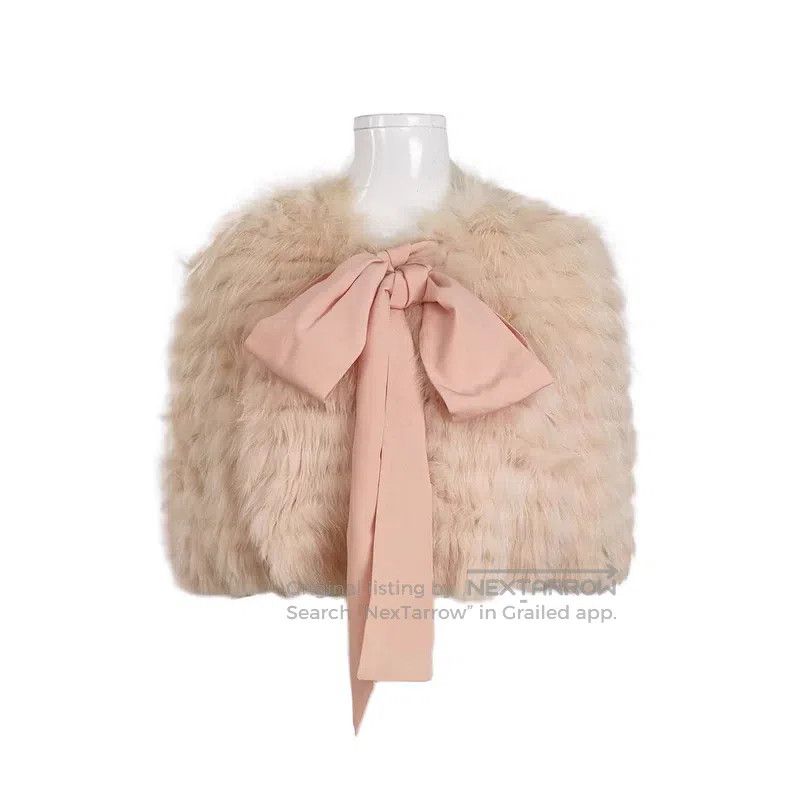Fendi Fendi Bow Tie Fur Size XS / US 0-2 / IT 36-38 - 1 Thumbnail