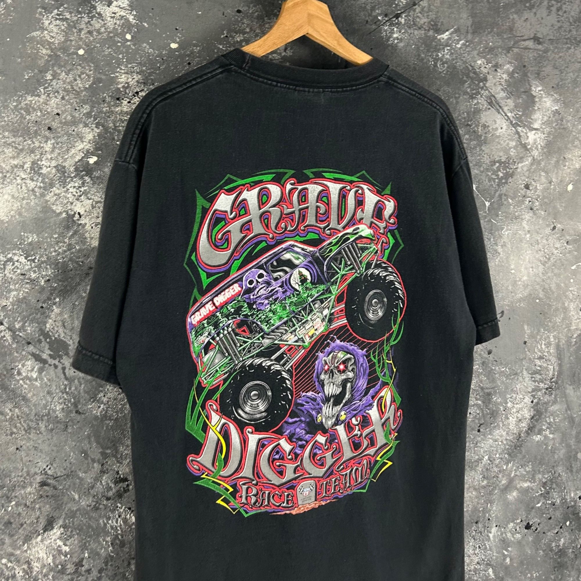 Vintage Vintage 2000’s Grave Digger shirt Size US L / EU 52-54 / 3 - 3 Thumbnail