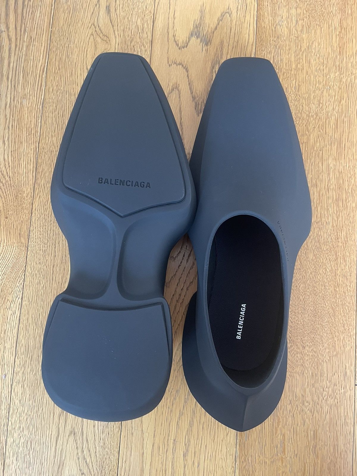 Balenciaga Never worn Matt Black Balenciaga Space shoes Size US 10 / EU 43 - 5 Thumbnail