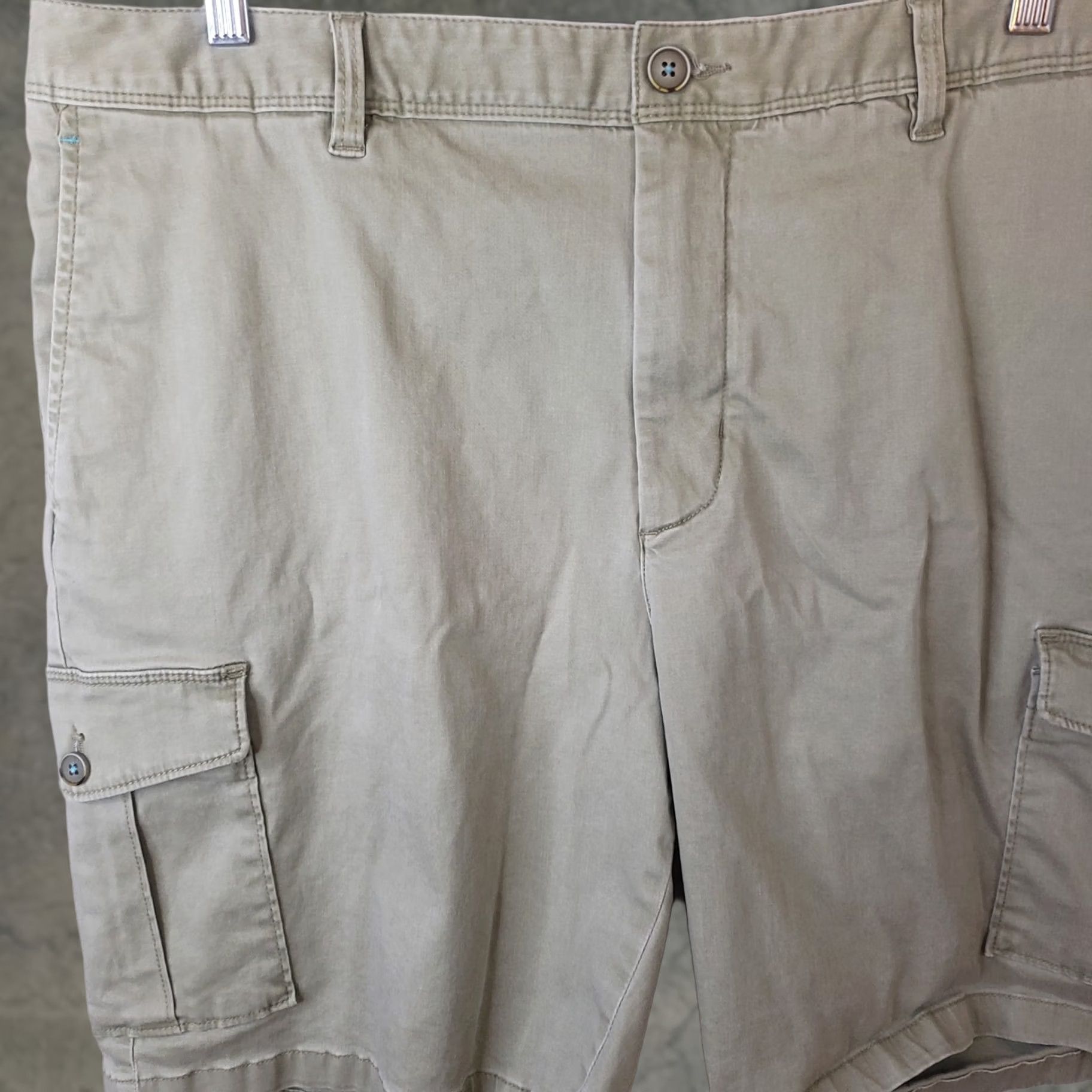 Tommy Bahama Tommy Bahama Green Chino Shorts Men Sz 40 Cotton Tencel Spandex Golf 9” Inseam Size US 40 / EU 56 - 1 Thumbnail