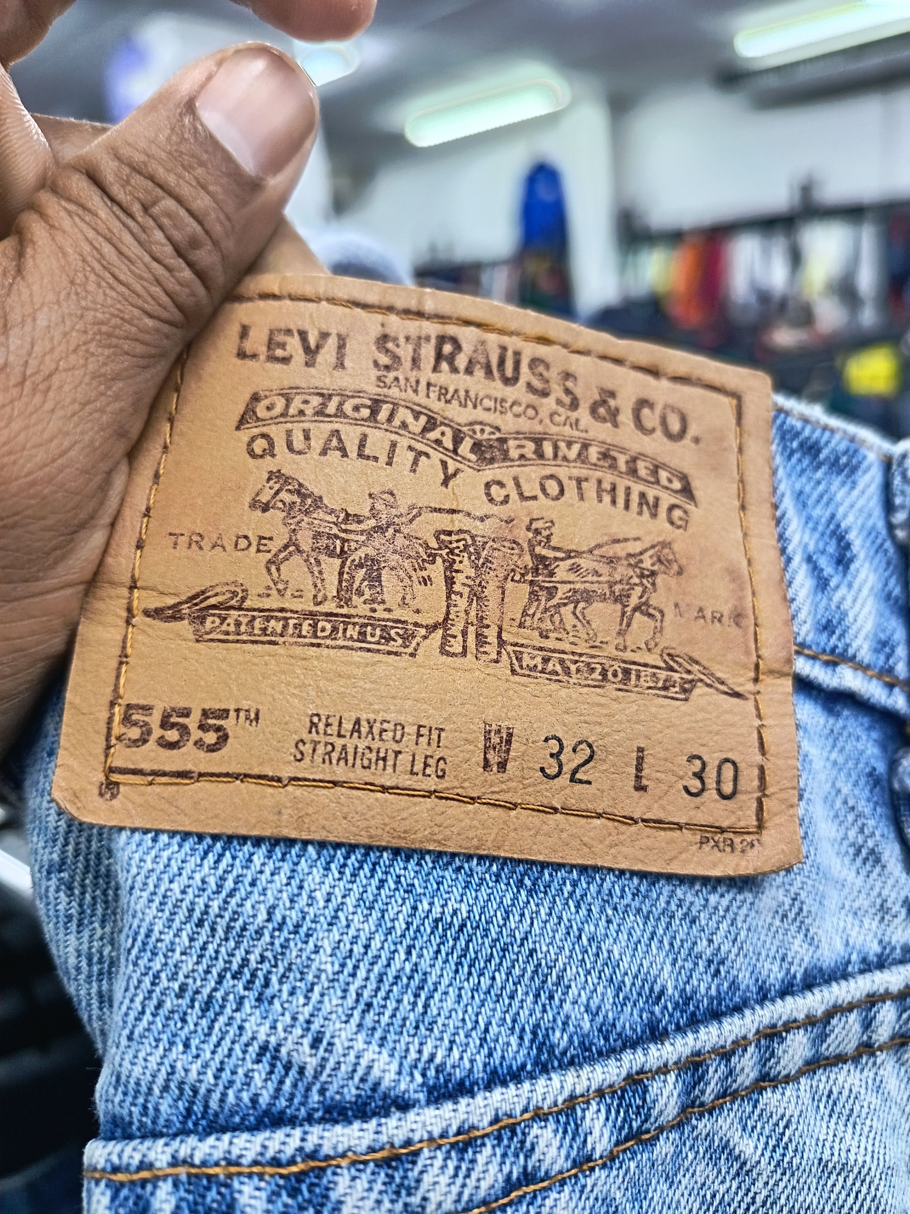 Levi's Vintage Clothing Vintage distressed Levi's 555 oren tab Size US 32 / EU 48 - 4 Thumbnail