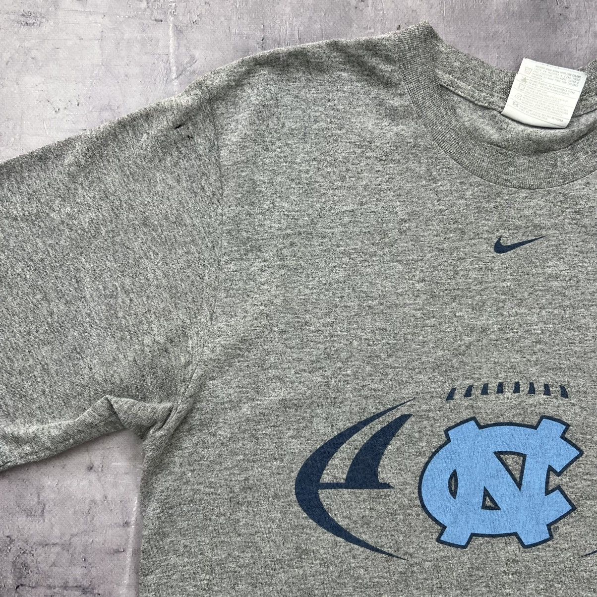 Nike Rare! Nike North Carolina Tap Heels Tee Vintage 00s Size US S / EU 44-46 / 1 - 3 Thumbnail