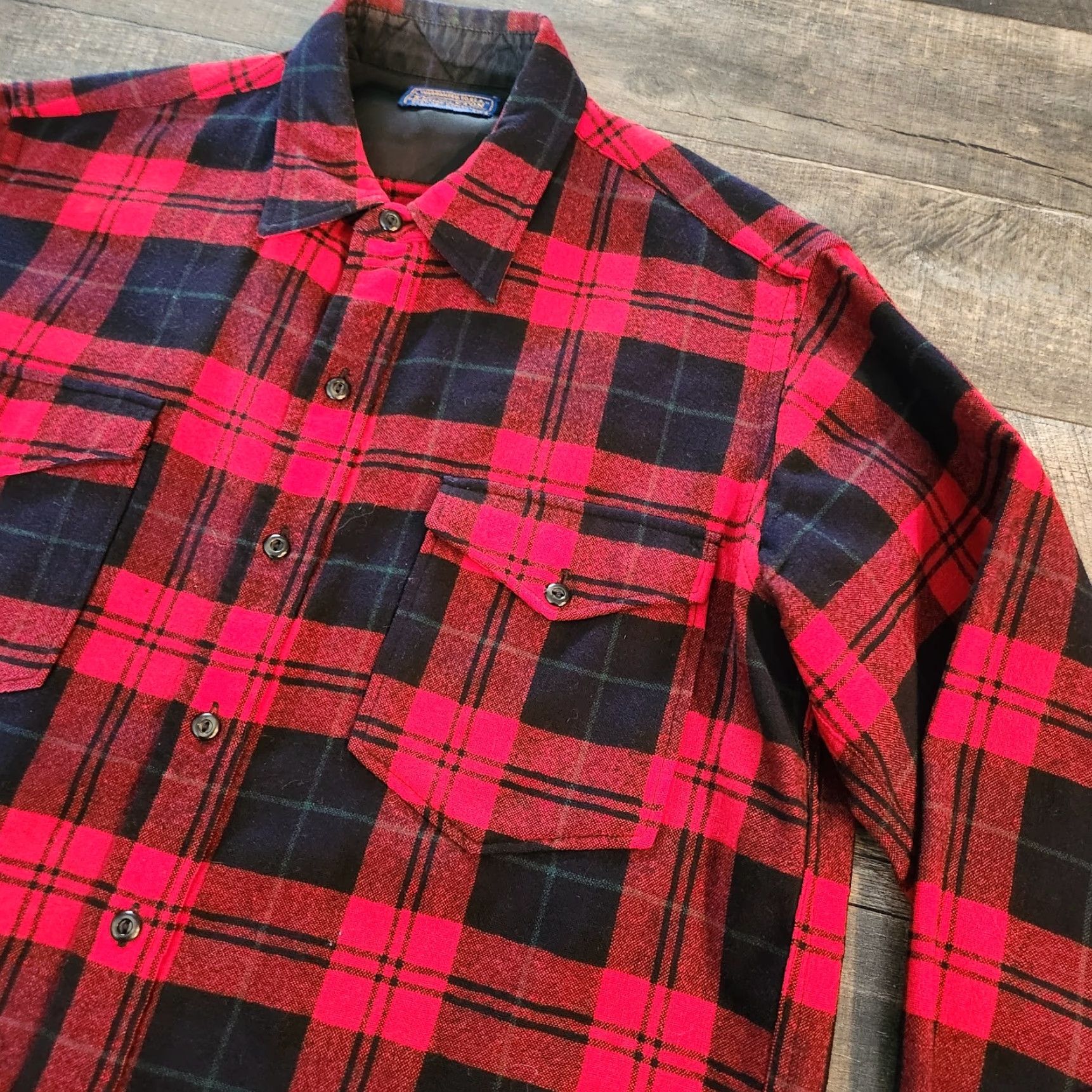 Pendleton VINTAGE Pendleton Plaid Wool Flannel Button Shirt Black Red USA Large 16 Regular Men with Pockets Unlined Buttons Size US XL / EU 56 / 4 - 6 Thumbnail