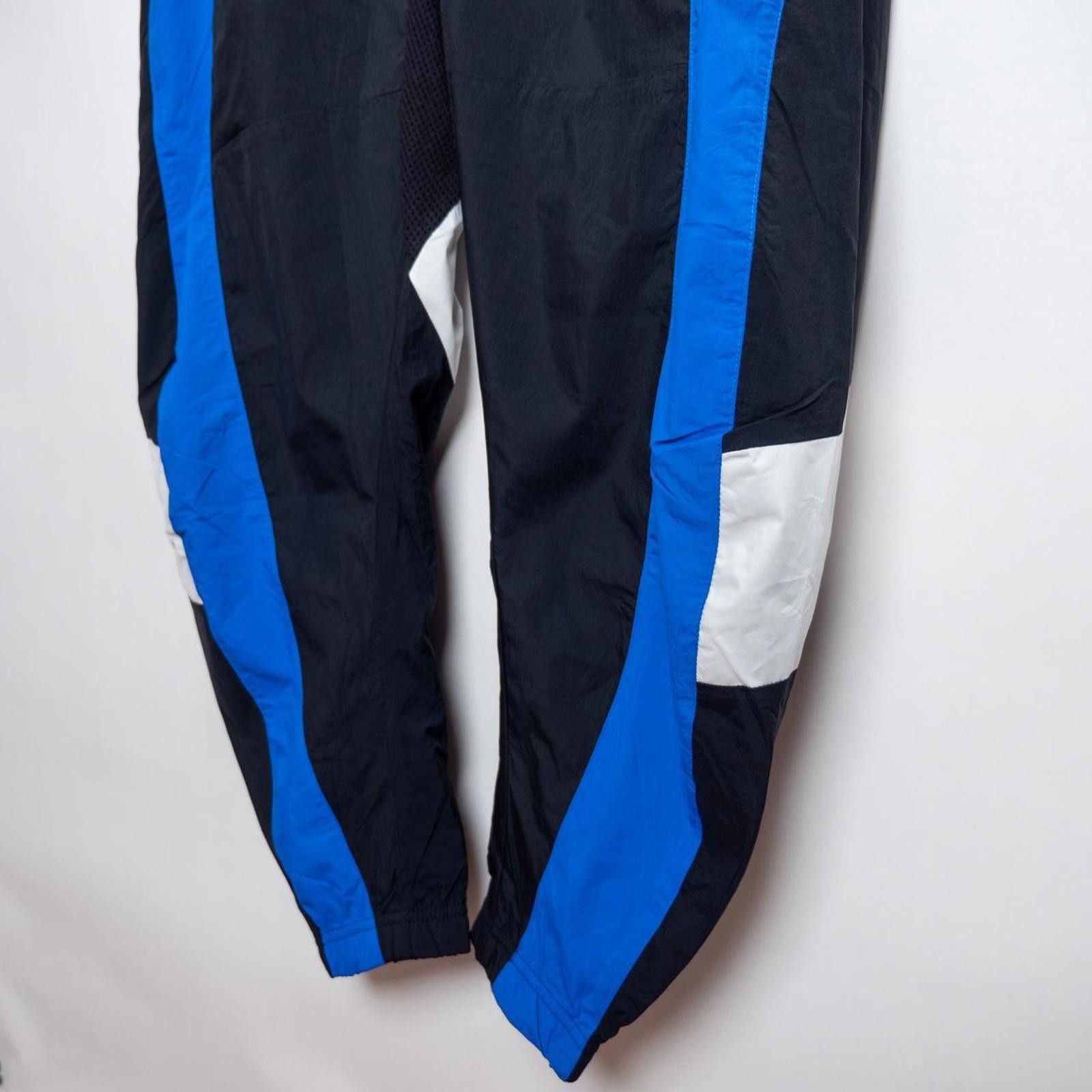 Adidas Adidas Blue Black White Size US 32 / EU 48 - 8 Thumbnail