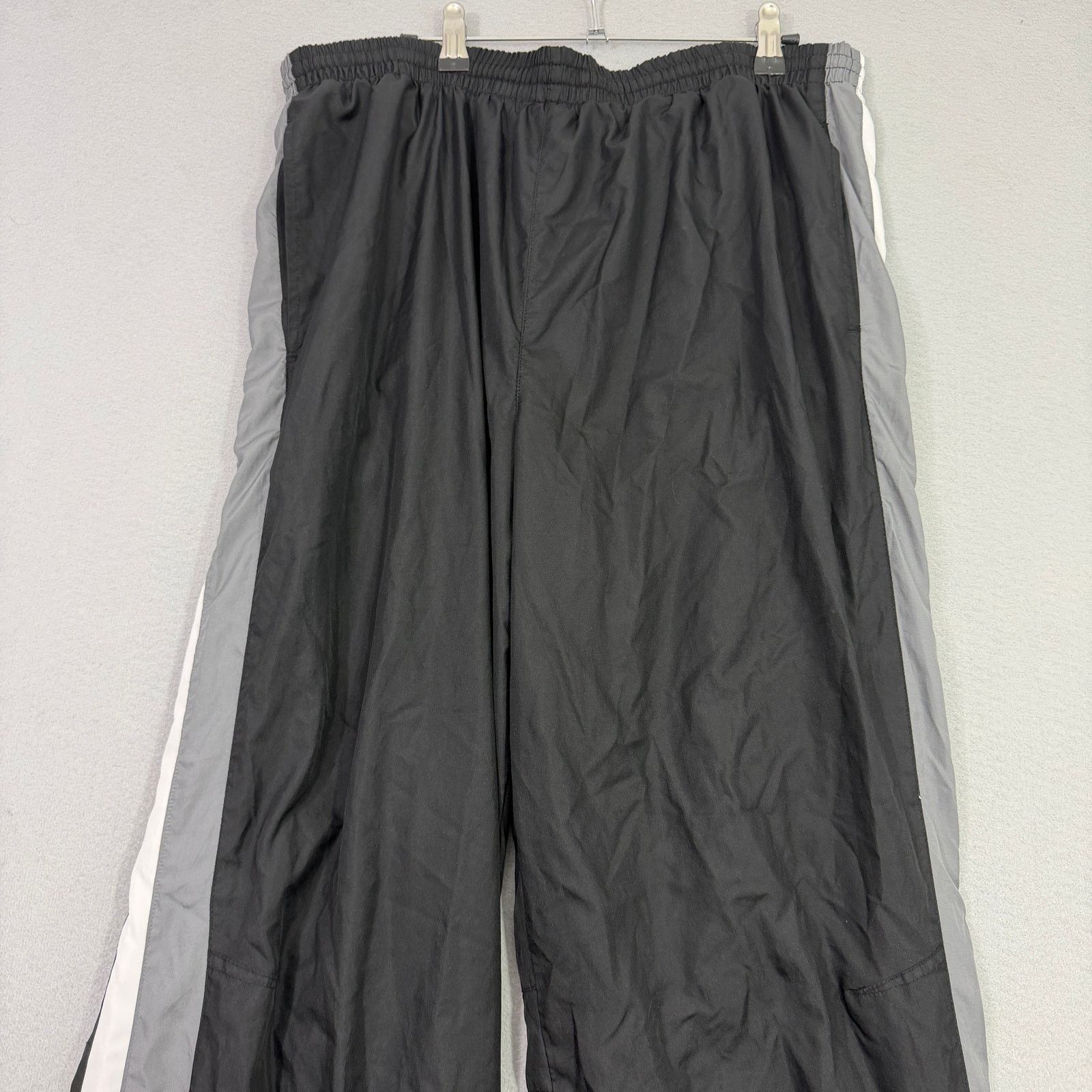 Vintage Vintage Athletic Works Windbreaker Track Pants Men's Large Size US 36 / EU 52 - 2 Thumbnail