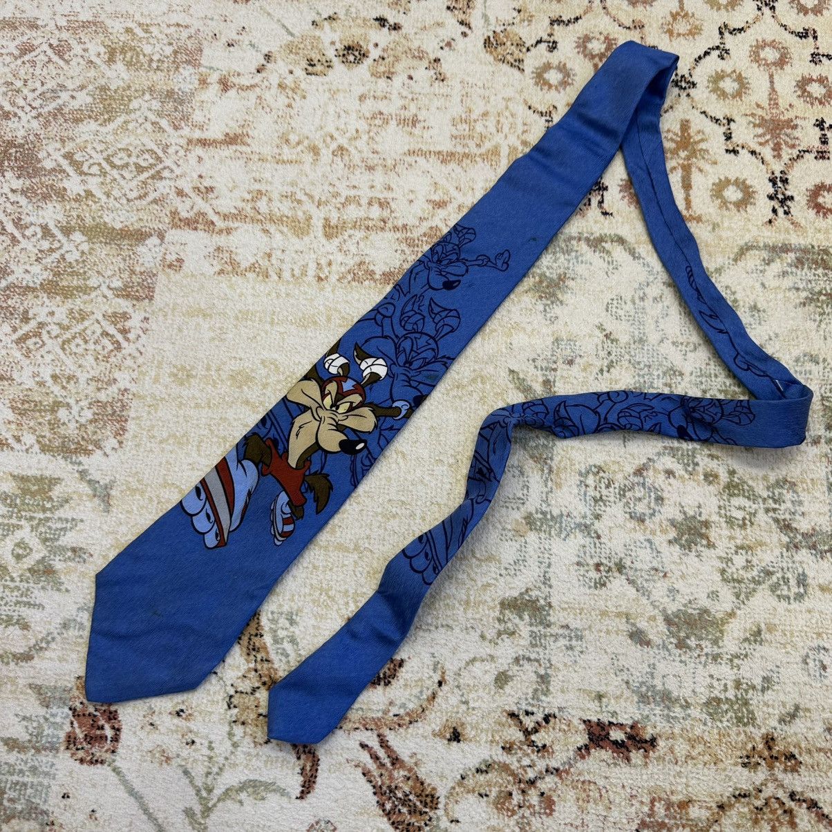 Vintage Vintage Warner Bros Tie 00s Looney Tunes Streetwear Silk Size ONE SIZE - 1 Thumbnail