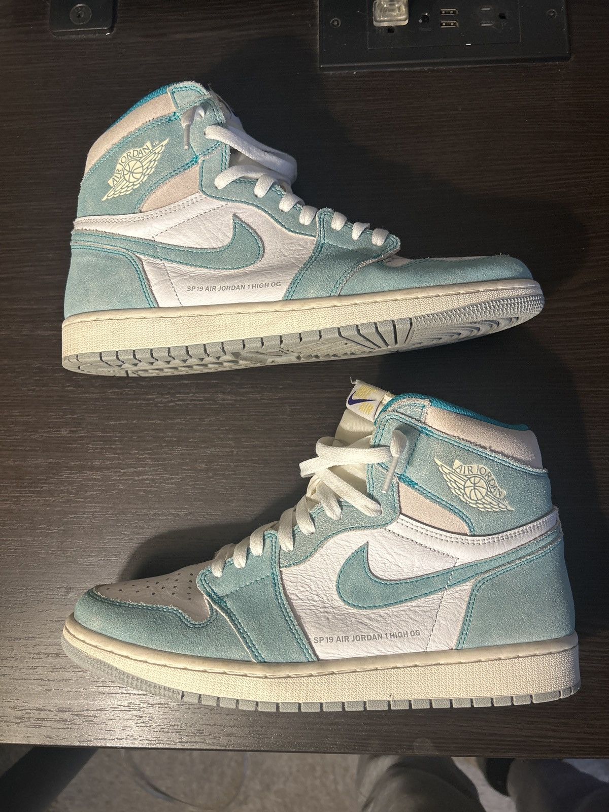 Jordan Brand Air Jordan 1 Retro High OG 'Turbo Green' Size US 10.5 / EU 43-44 - 1 Thumbnail