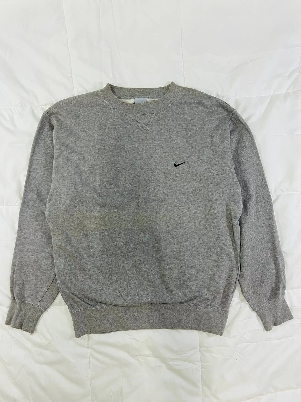 Nike × Vintage Vintage Y2K Nike Small Swoosh Logo Thrashed Sweatshirt Size US L / EU 52-54 / 3 - 1 Thumbnail