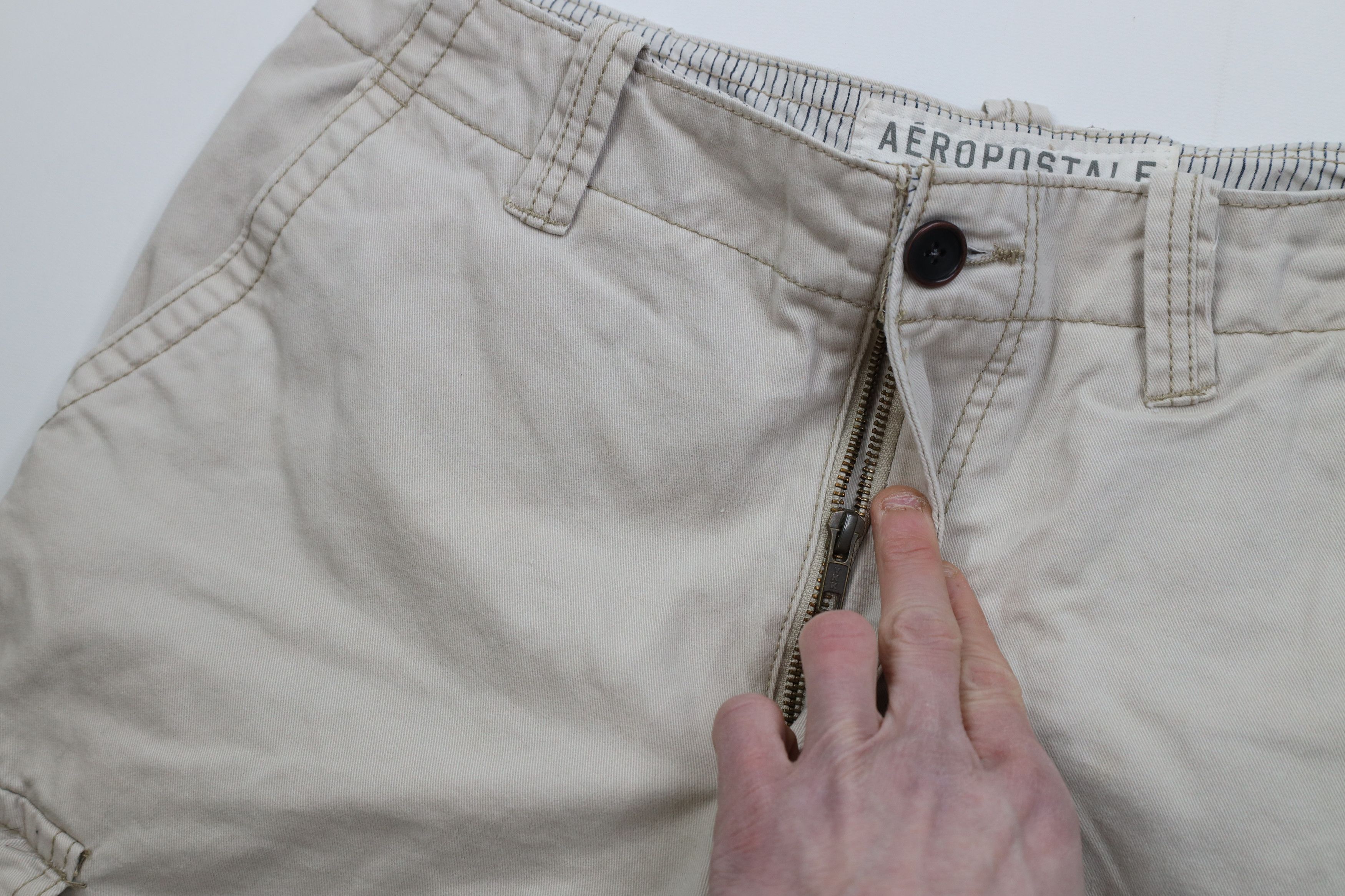 Aeropostale Vintage Y2K Aeropostale Heavyweight Cargo Shorts Beige Size US 32 / EU 48 - 6 Thumbnail
