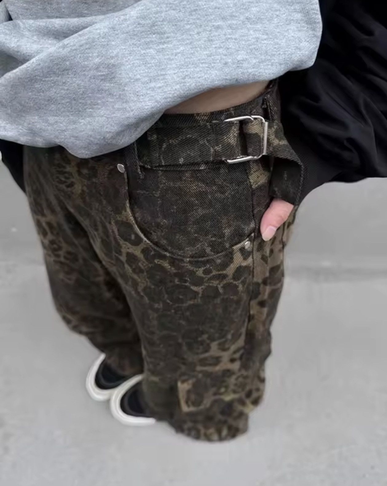 Japanese Brand Y2K Oversized Leopard Print Baggy Cargo Pants Size US 31 - 5 Thumbnail