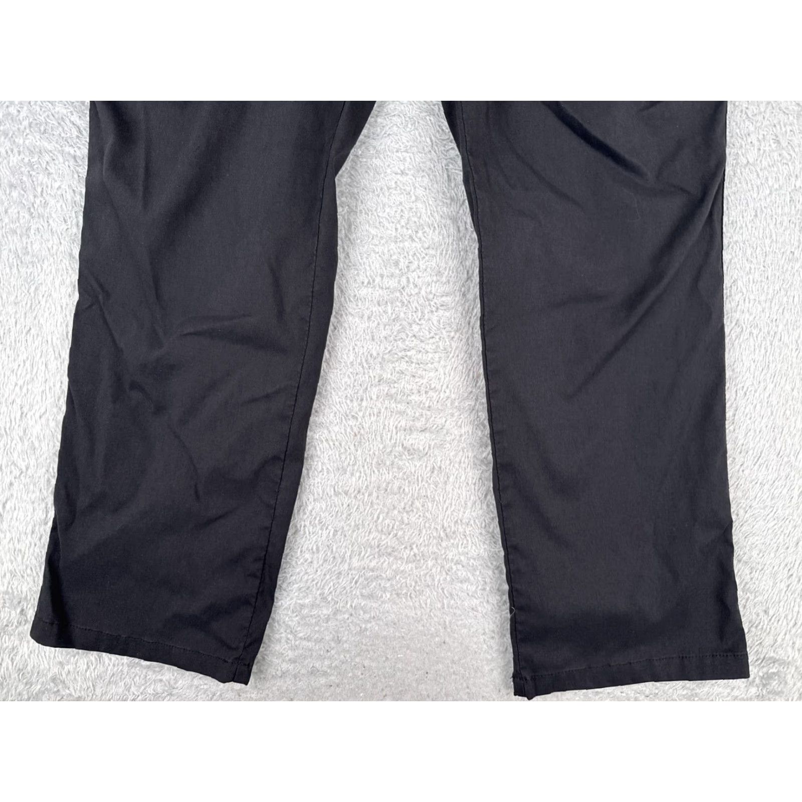 Wrangler Wrangler Pants Mens 40 Black Chino Gusseted Knees Cargo Nylon Hiking Camp 40x32 Size US 40 / EU 56 - 2 Thumbnail