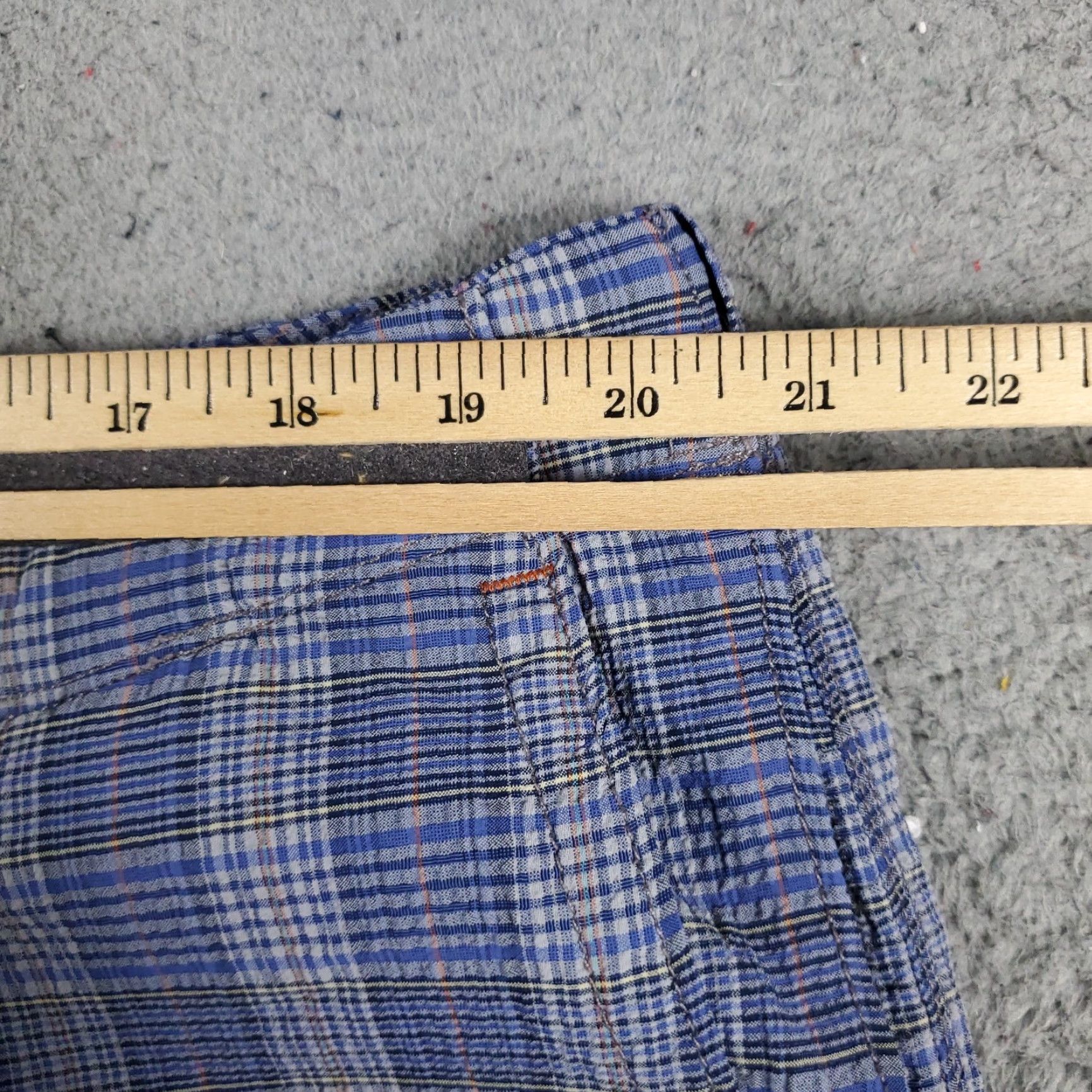 Tommy Bahama VINTAGE Tommy Bahama Men’s Shorts Size 40 Blue Plaid Nylon Stretch Flat Front Chino Size US 40 / EU 56 - 4 Thumbnail