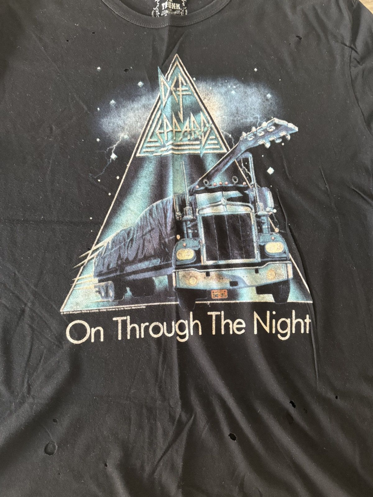 Urban Outfitters Def Lepard on the night trucker tee Size US L / EU 52-54 / 3 - 5 Thumbnail