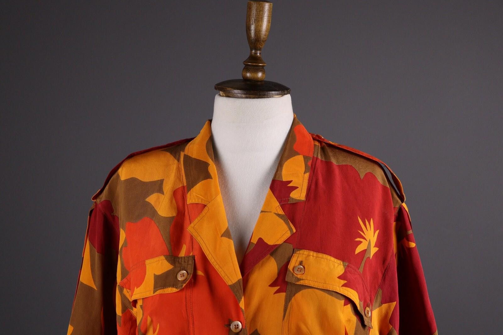 Escada Escada Margaretha Ley Silk Floral Button Down Blouse Size 38 Size M / US 6-8 / IT 42-44 - 2 Thumbnail