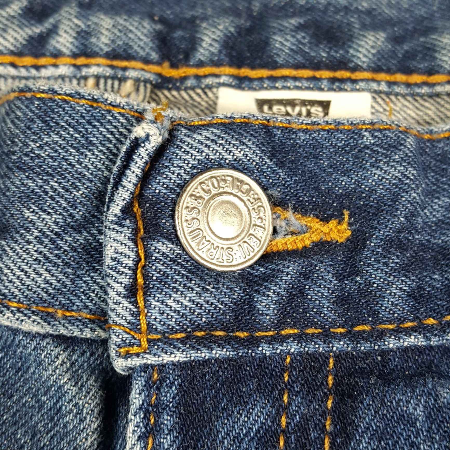 Levi's VINTAGE Levi's 560 High Rise Loose Fit Straight Leg Women's Jeans Size 16 Blue 90s Y2K Size 38" / US 16 / IT 52 - 3 Thumbnail