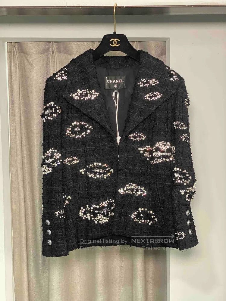 Chanel Chanel Black lapel two-pocket lace button pearl rhinestone Size XS / US 0-2 / IT 36-38 - 1 Thumbnail