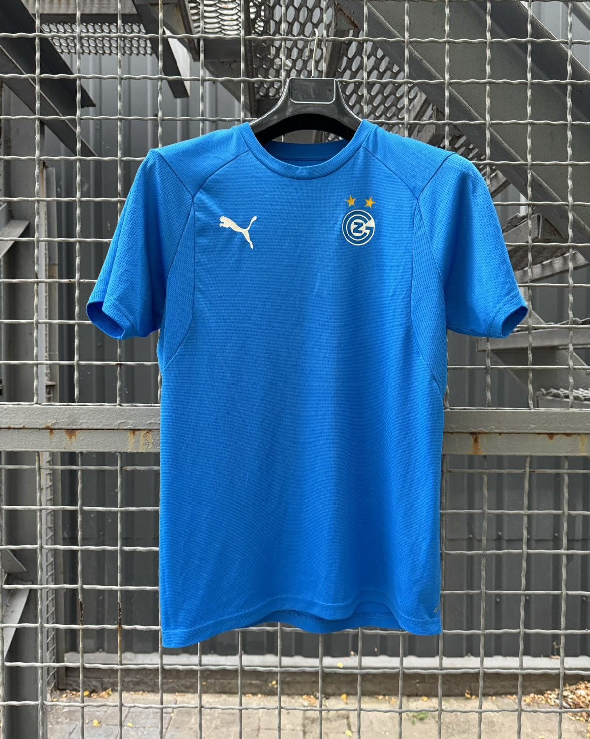 Puma Fc Zurich Puma Jersey Suisse Y2K Shirt Blokecore Size US S / EU 44-46 / 1 - 1 Thumbnail