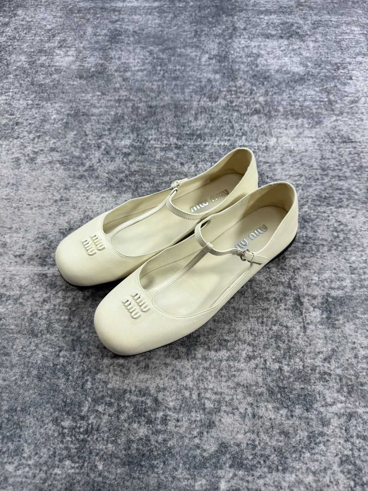 Miu Miu Miu Miu Ivory White Lambskin Letter Logo Flats| Size US 7 / IT 37 - 1 Thumbnail