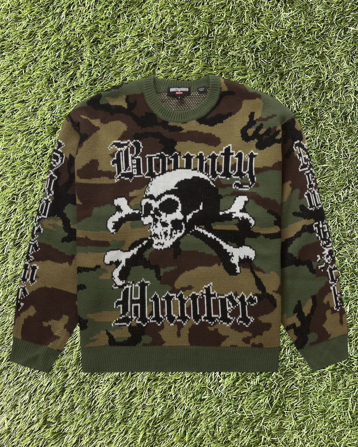 Supreme Supreme X Bounty Hunter Sweater “Camo” Size Large BRAND